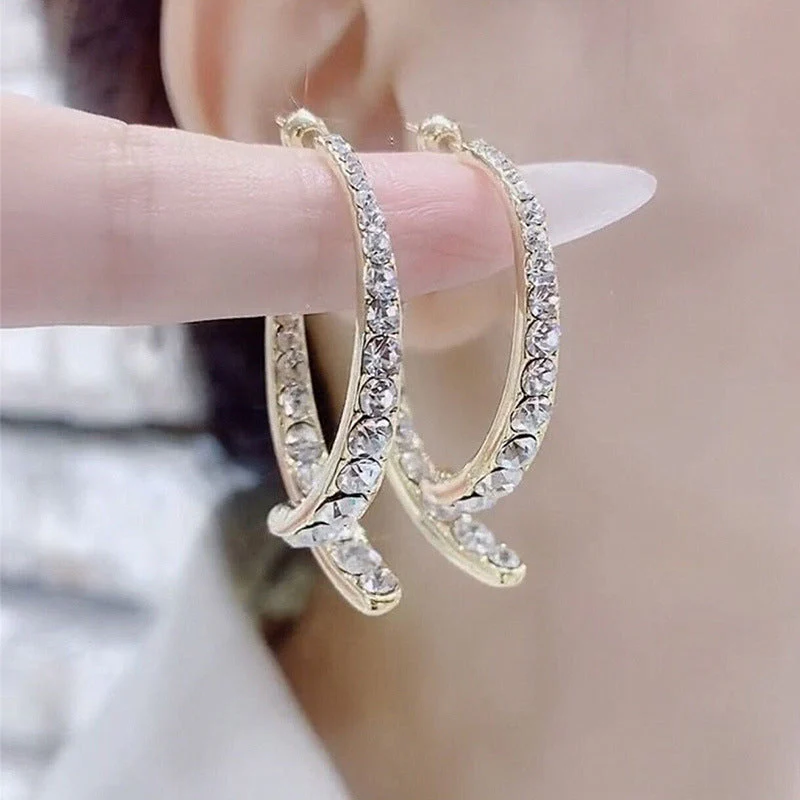 Savage Beauty Silver Drop Earring
