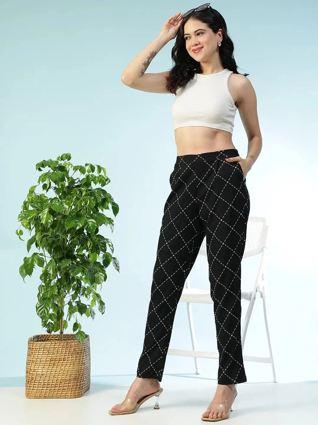 Serving Black Printed Elasticated Tapered Fit Narrow Linen Women Pant - Image 8