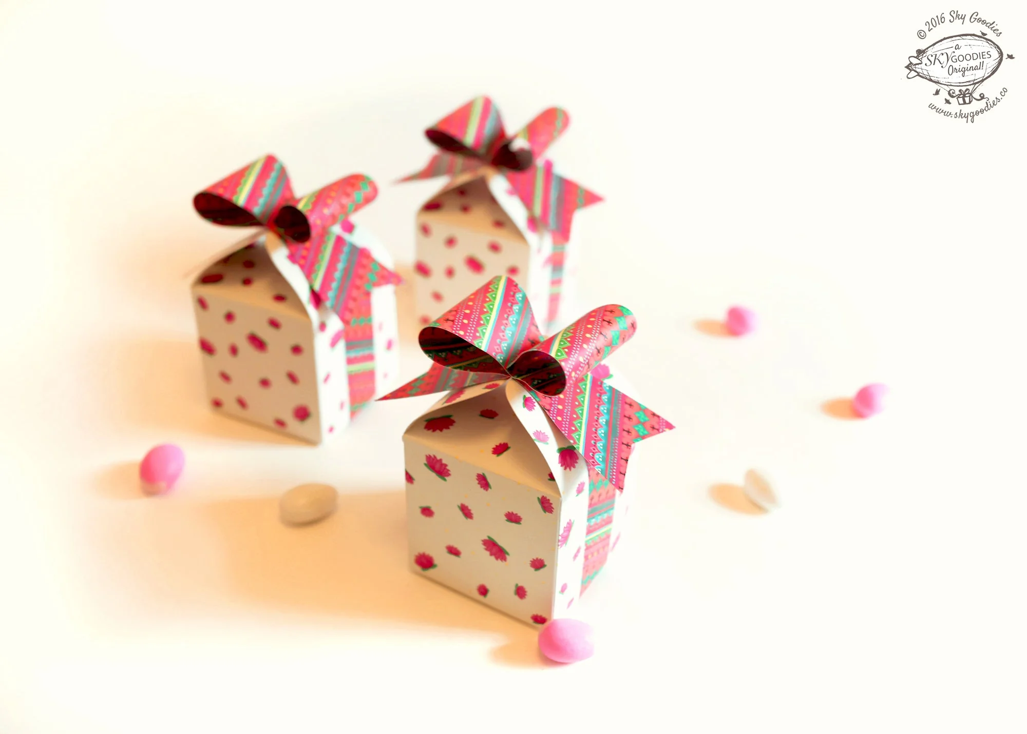 Set of 10 White Bow Gift Boxes - Image 3