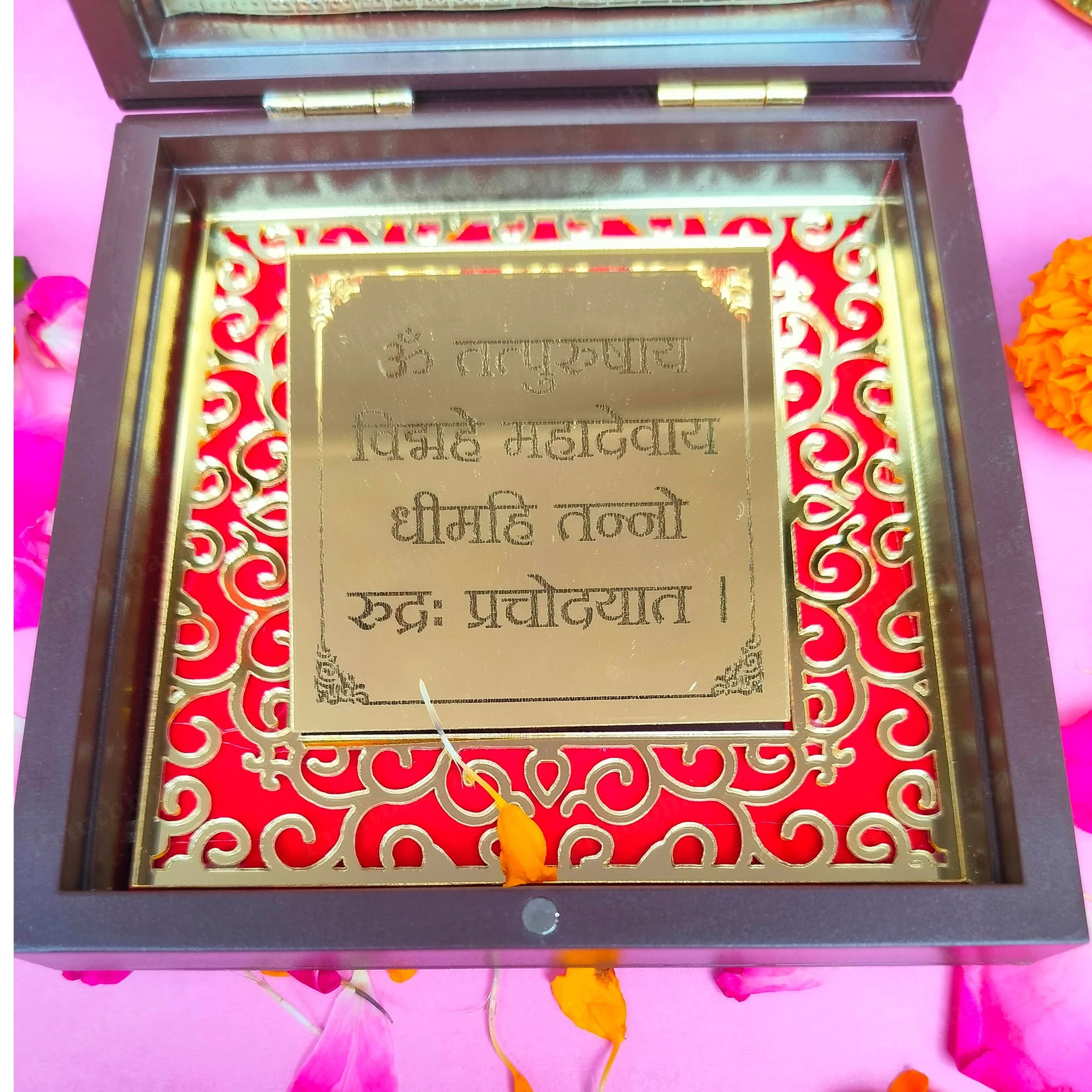 Shiv Shanker Small Pocket Temple (24 Karat Gold Coated) - Image 6