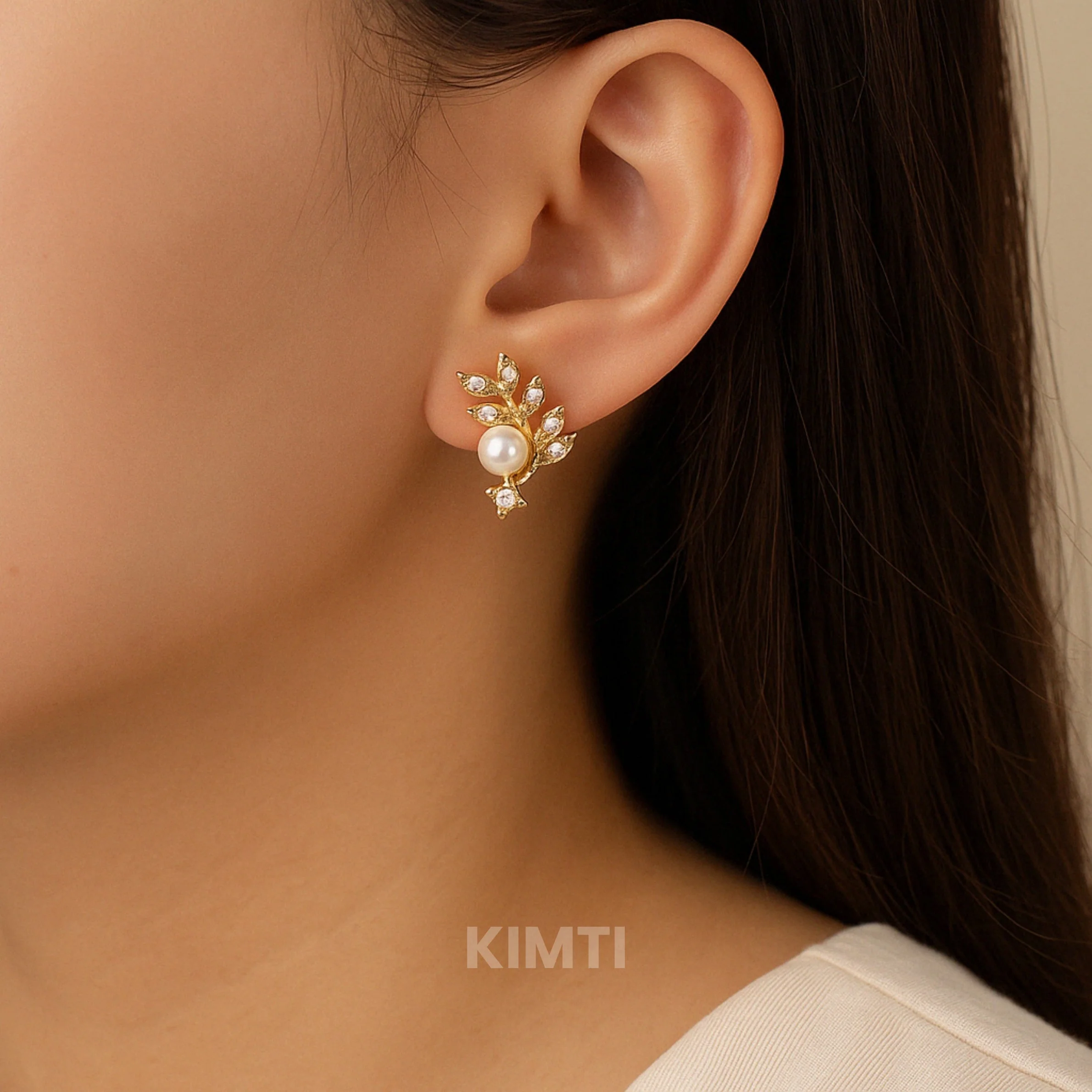 Silken Shimmer Silver Stud Earring - Image 4