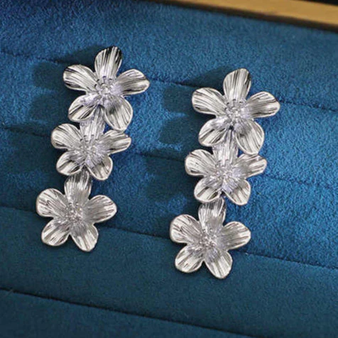 Silver Triple Flower Dangler Earring - Image 3