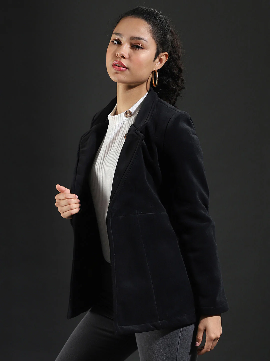 Single-Breasted Blazer With Power Shoulders - Image 3