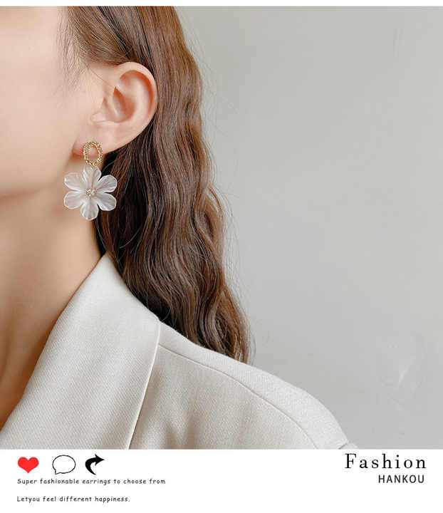Snow White Flower Dangler Earring - Image 4