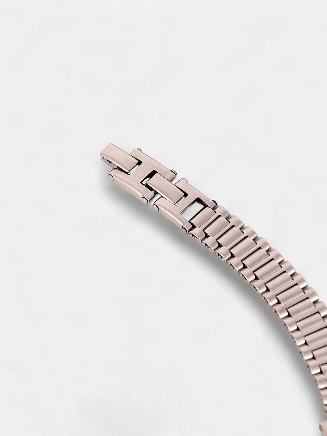 The Buckle-H-Link Chain Bracelet - Image 6
