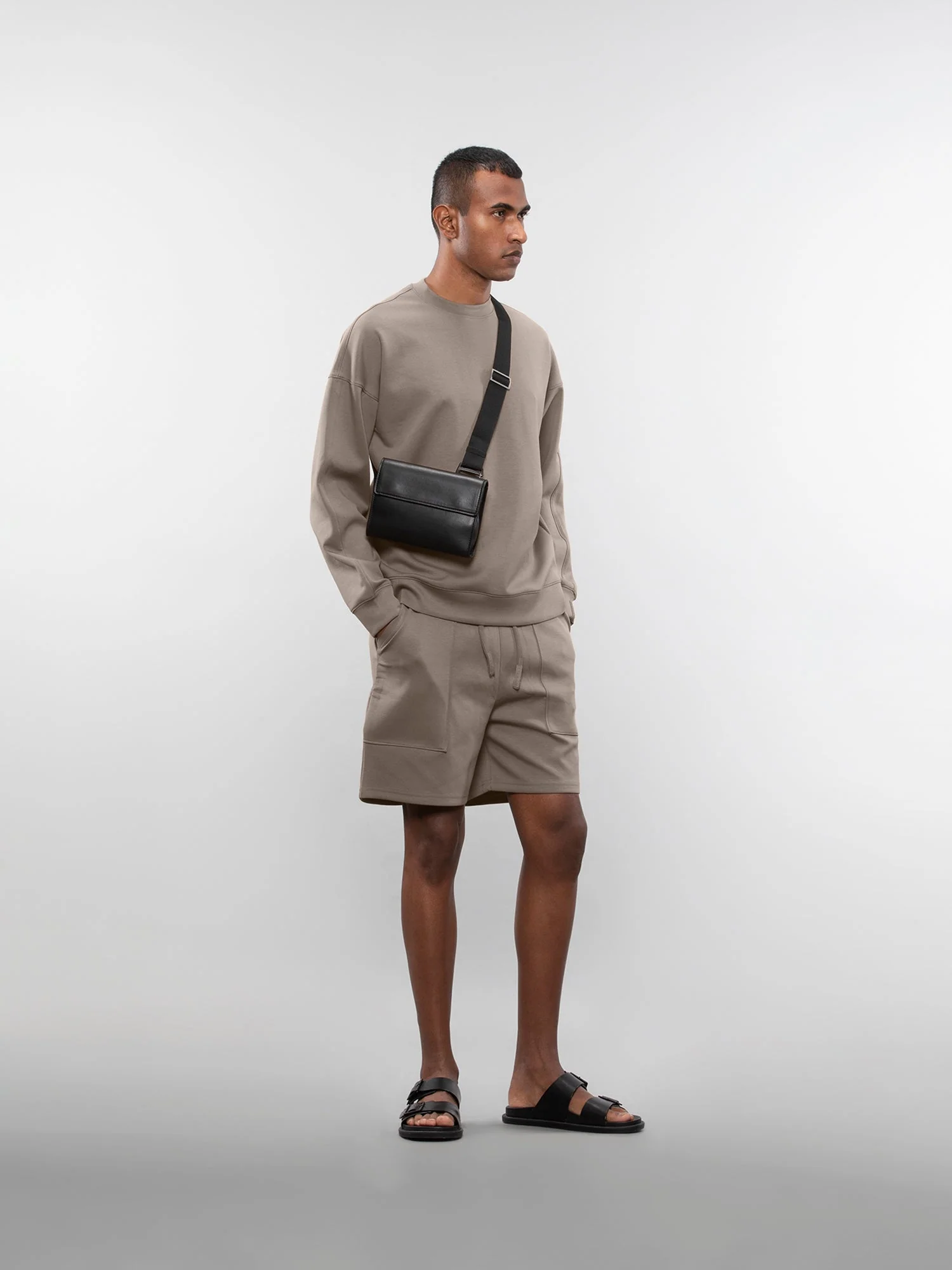 Three pocket sweatshorts - Image 10