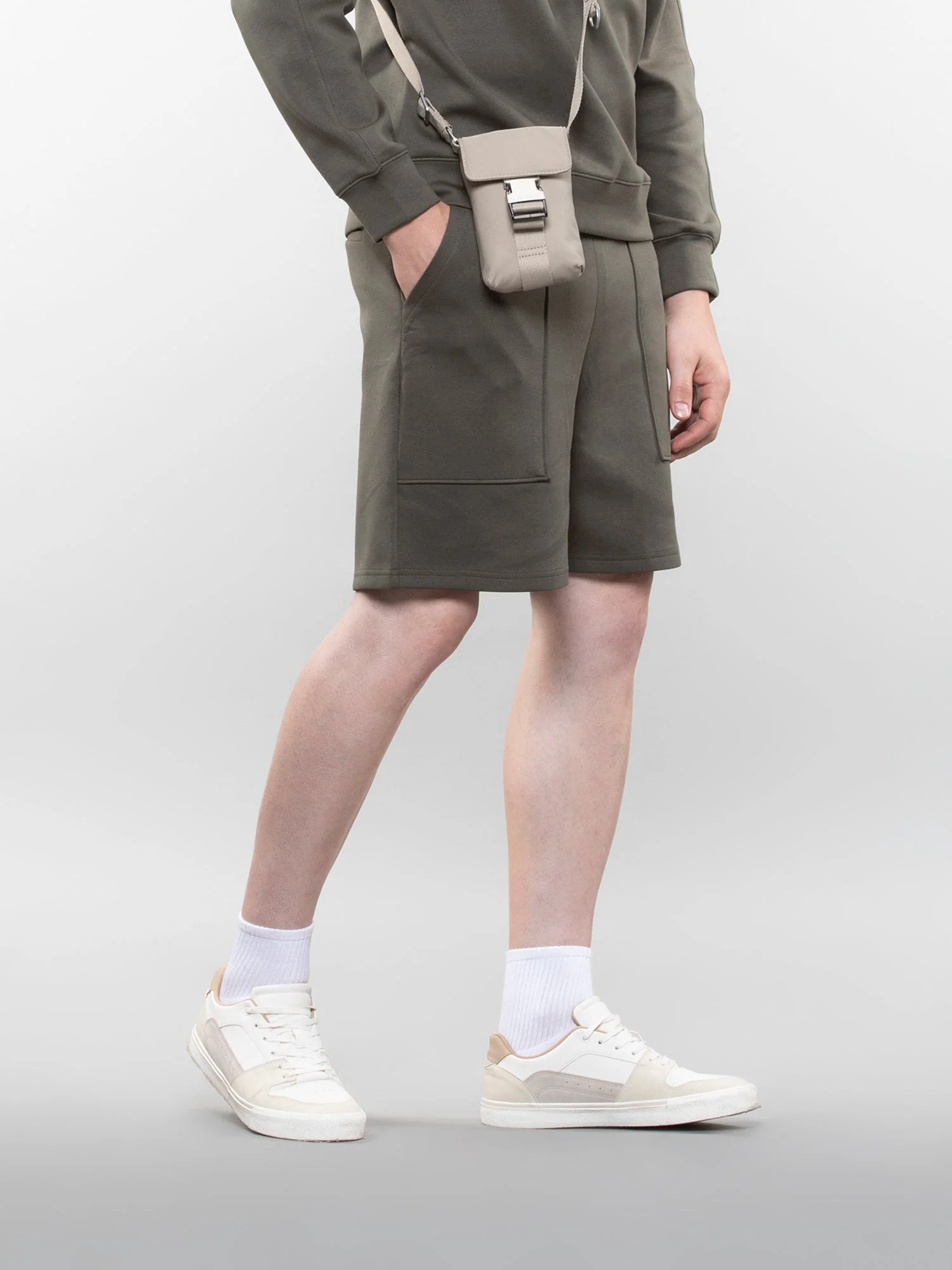 Three pocket sweatshorts - Image 12
