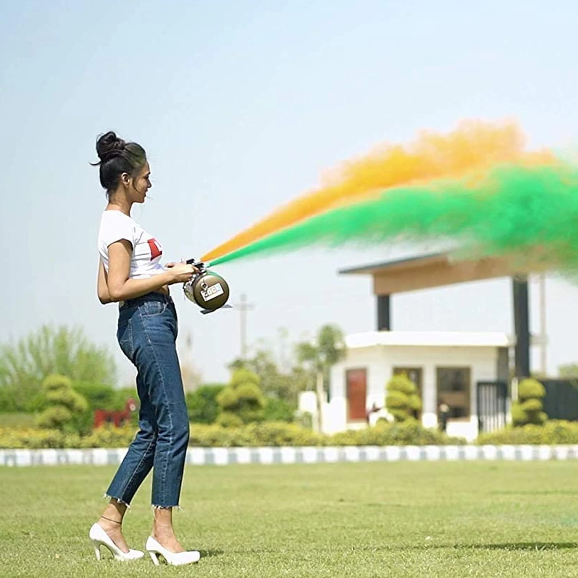 Tota Thunder Double Jet Holi Colour Cloud Gadget-Two Colors One Time Use Holi Cylinder - 5 Kg Natural and Herbal Gulal for Holi and Photoshoots - Image 5
