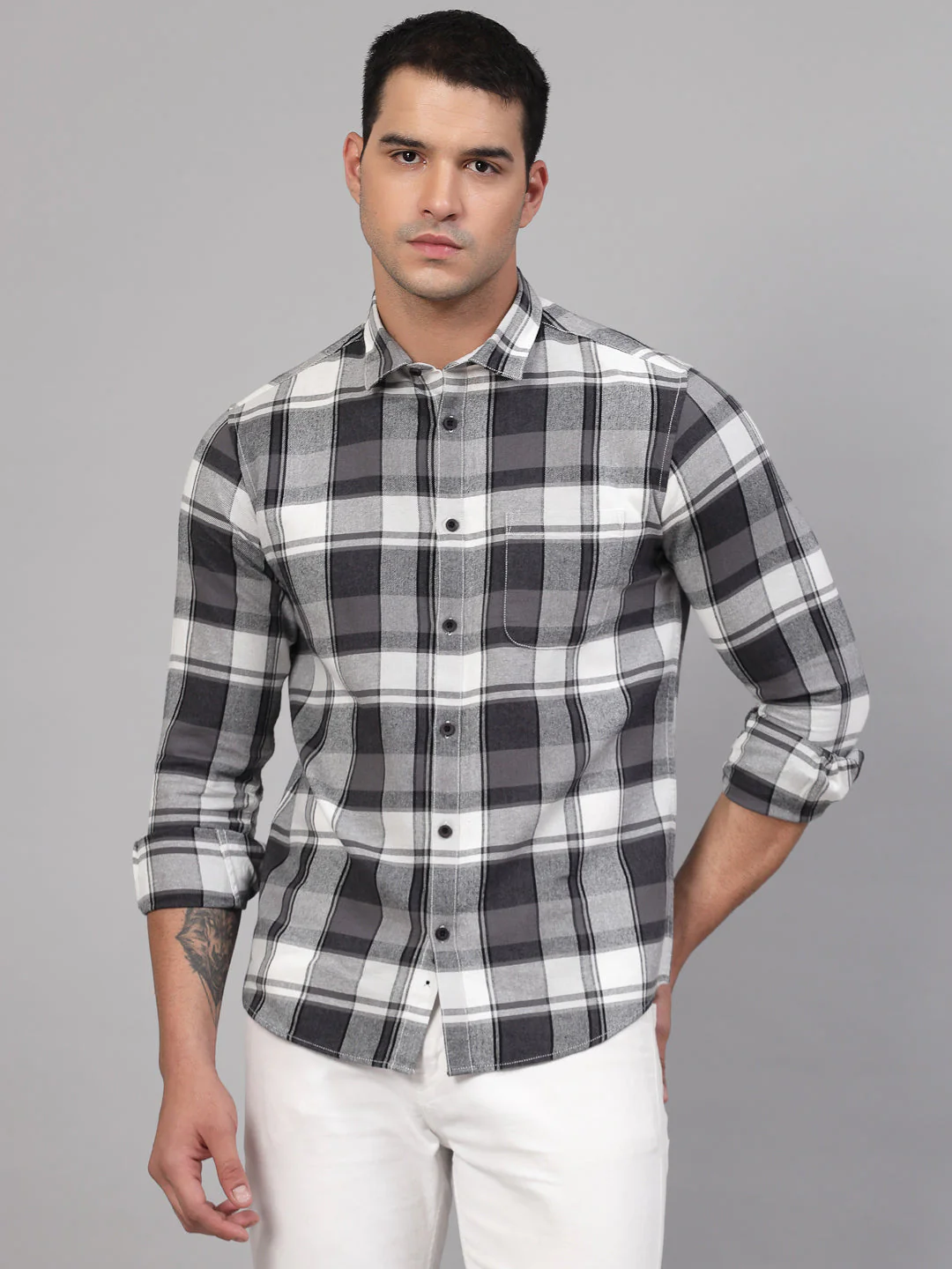 Uri Black Checked Regular Fit Flannel Cotton Casual Shirt