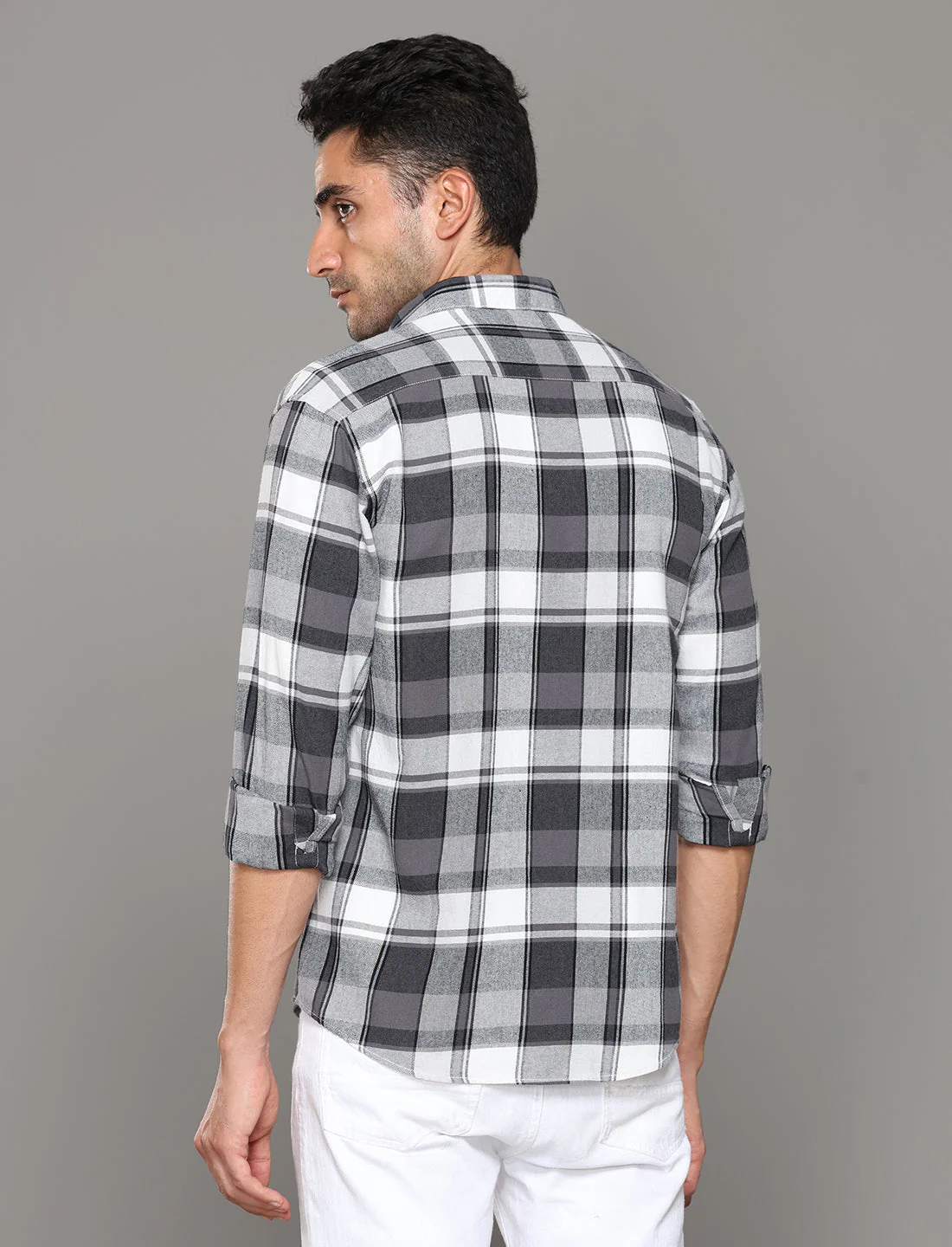 Uri Black Checked Regular Fit Flannel Cotton Casual Shirt - Image 3