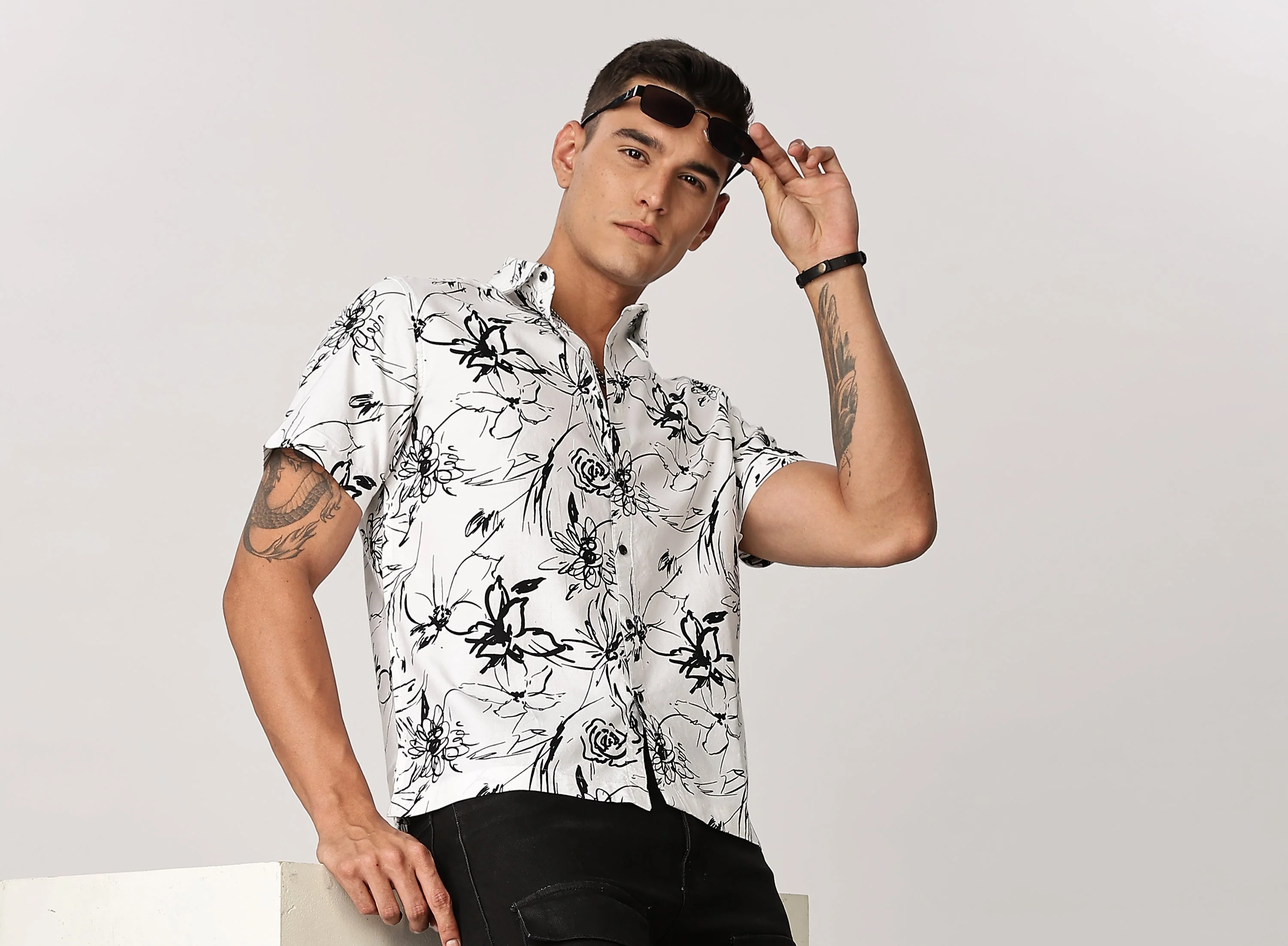 Uri Floral Sketch White Shirt - Image 7