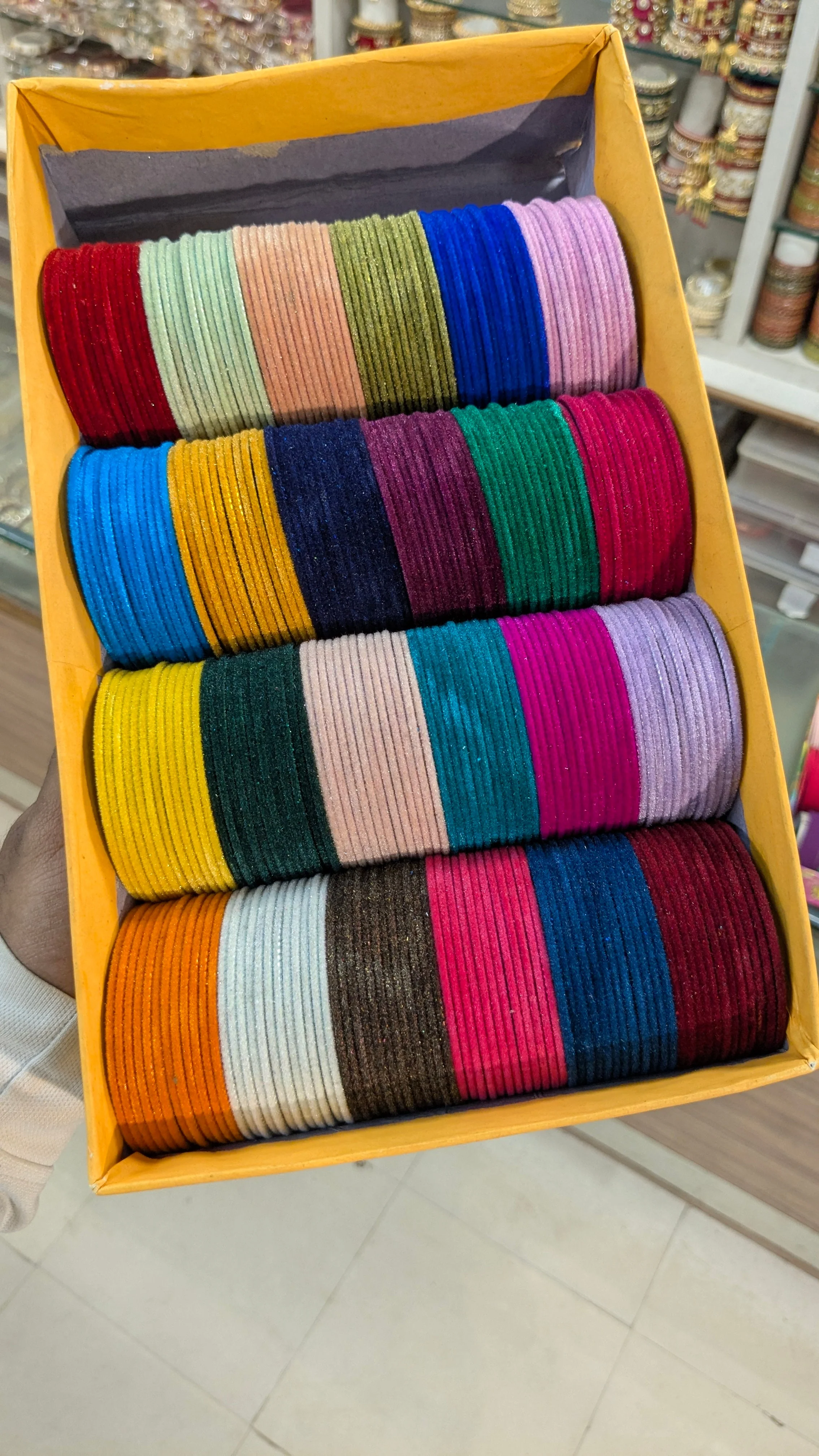 VELVET 24 DOZEN COMBO BOX - Image 3