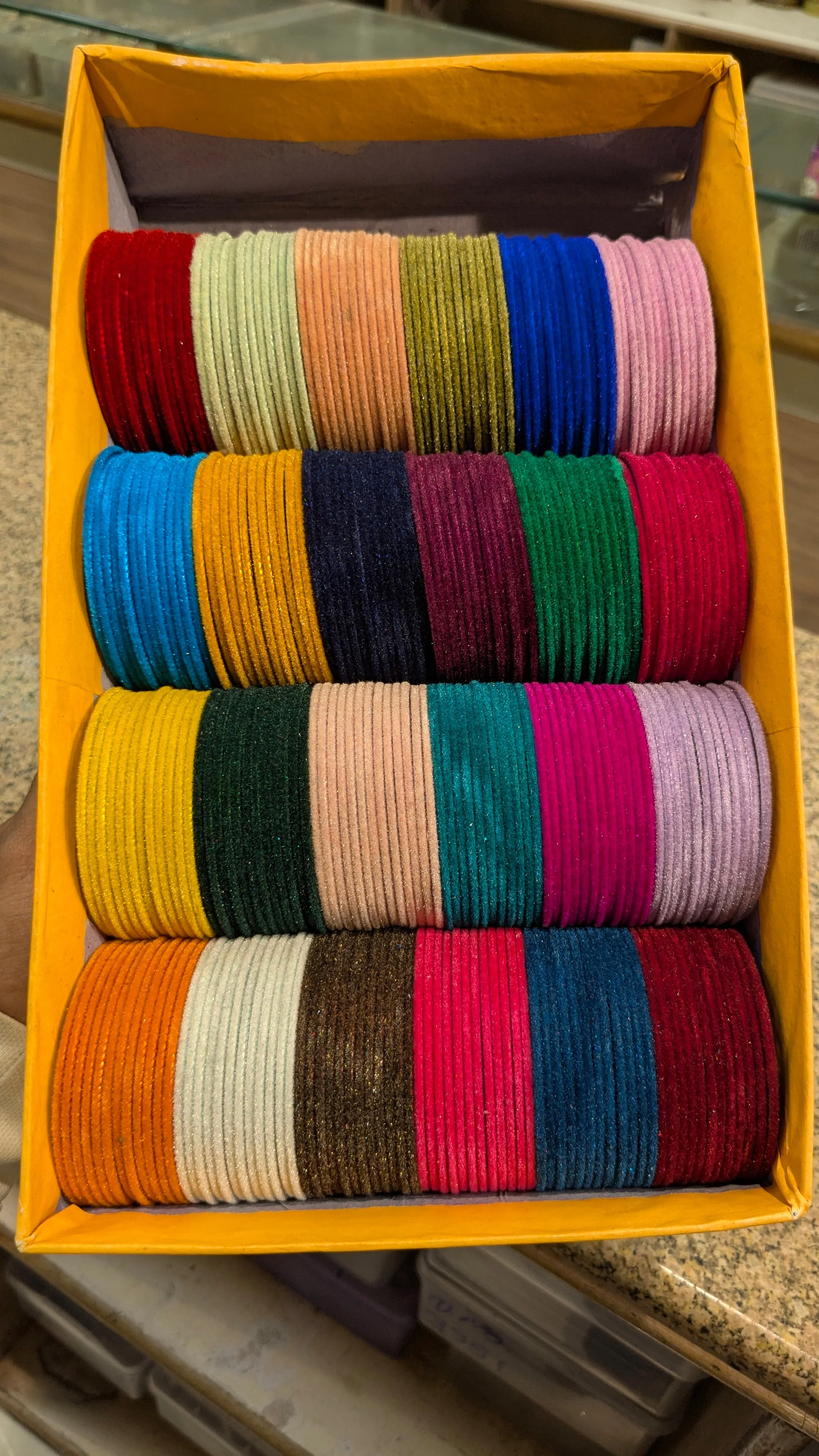 VELVET 24 DOZEN COMBO BOX - Image 2