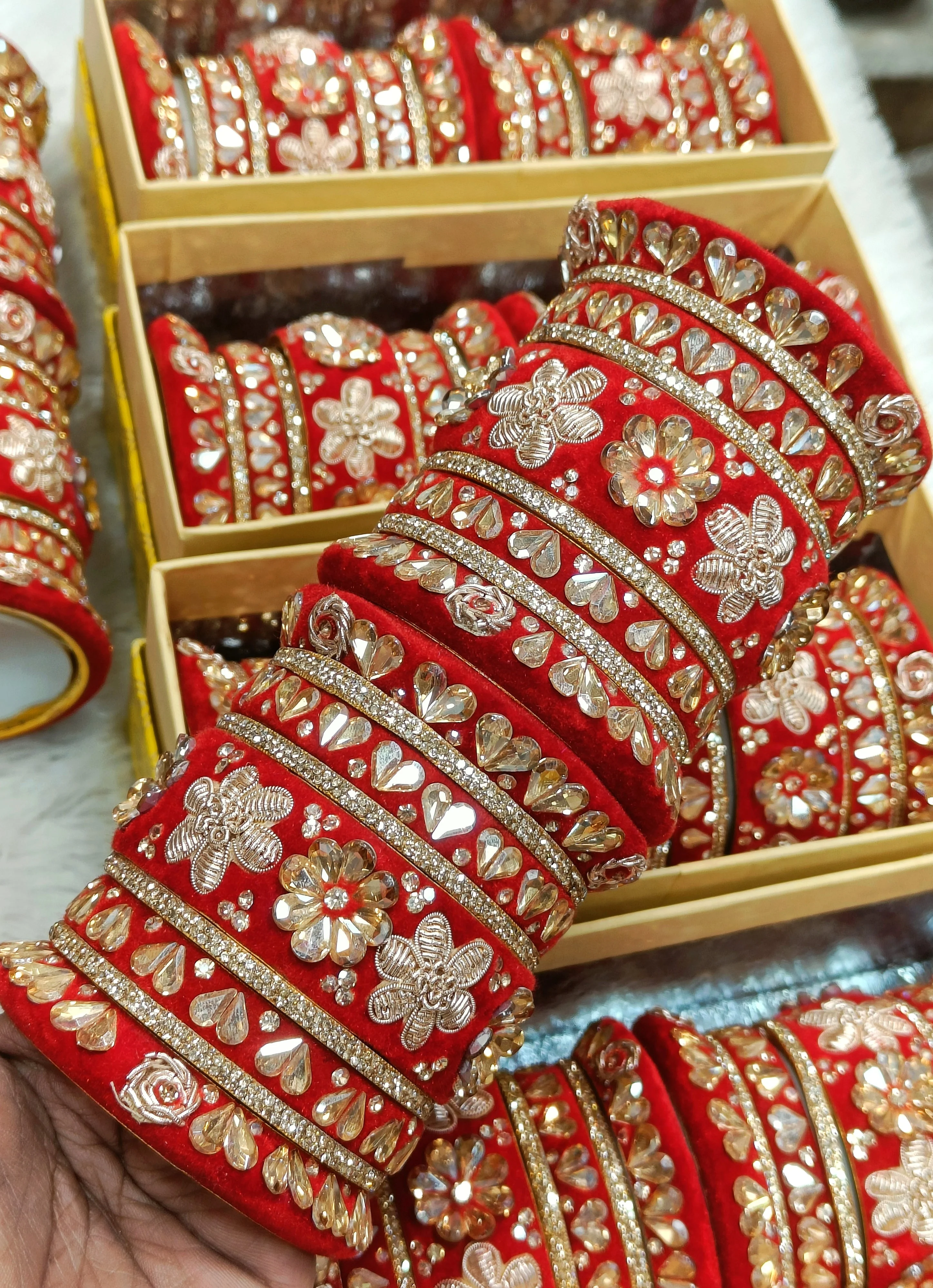 VELVET JARDOSI BANGLES - Image 4