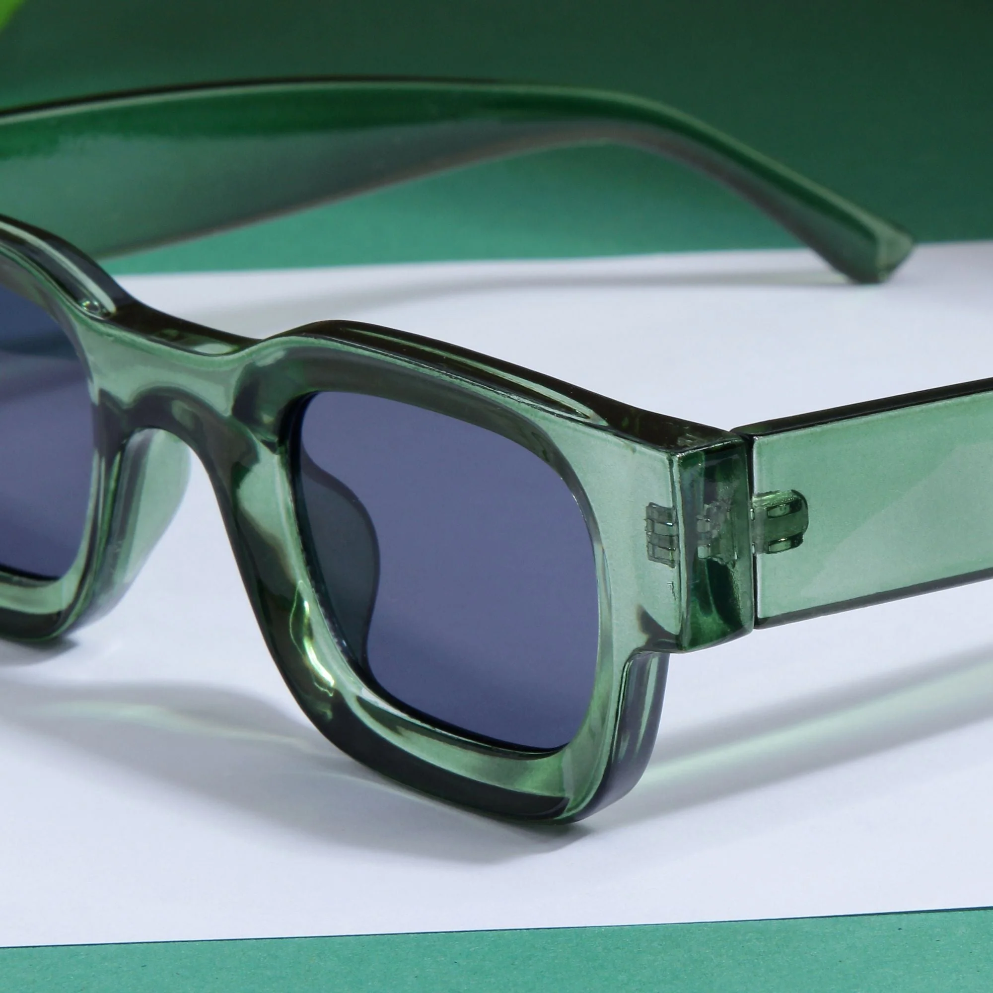 Vintage V1 Green Black Square Sunglasses - Image 2