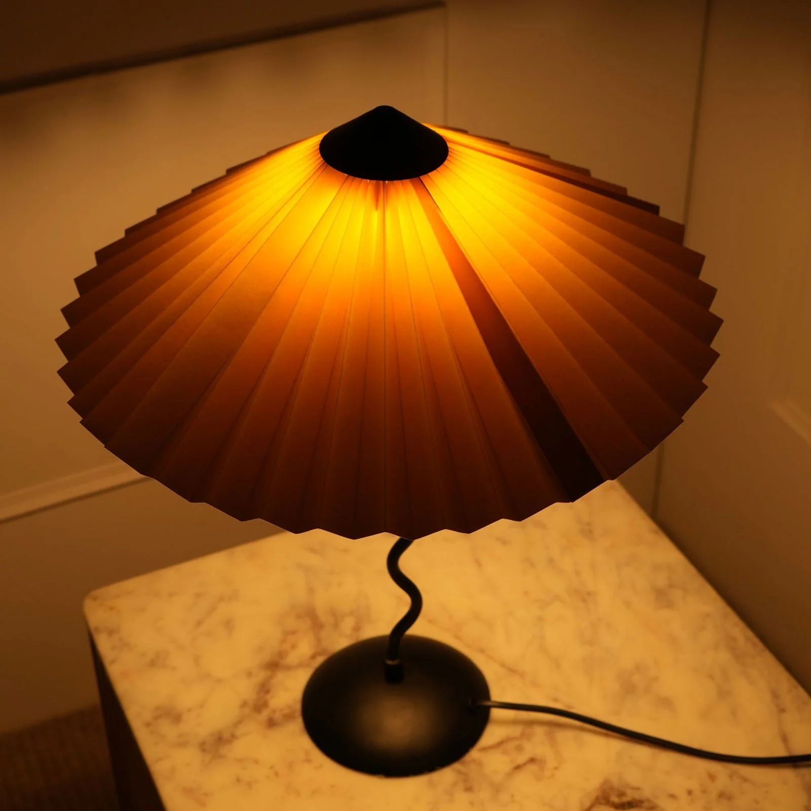 Wavy Table Lamp - Image 6