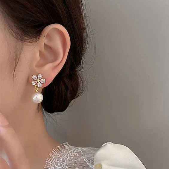 White Crystal Pearl Eardrop Earring - Image 4