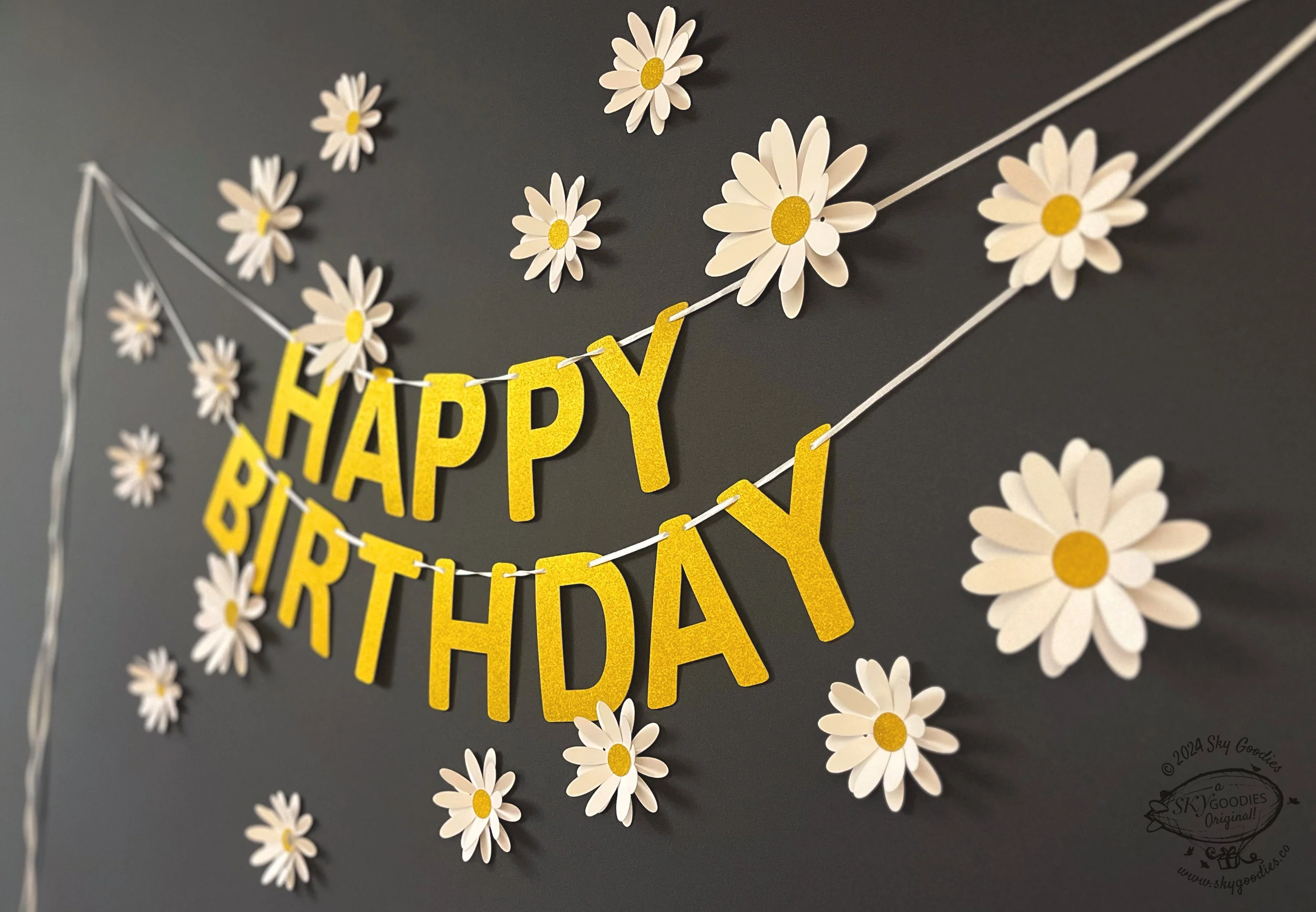 White Daisy and Happy Birthday Paper Party Decor - Image 2