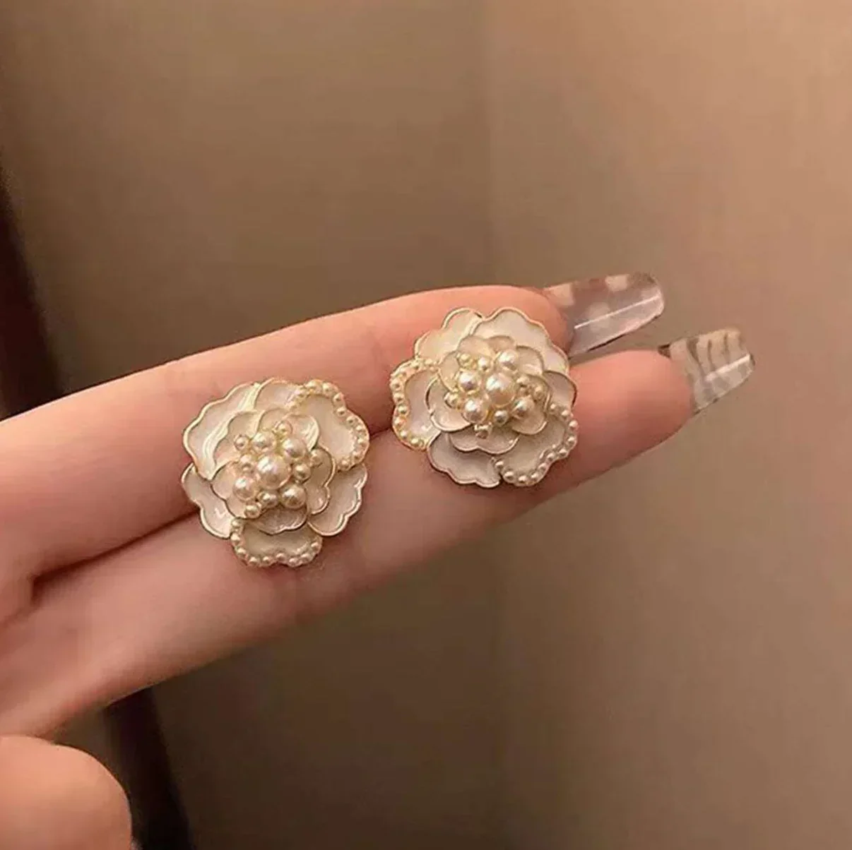 White Flower Earrings With Gift Box - Image 2