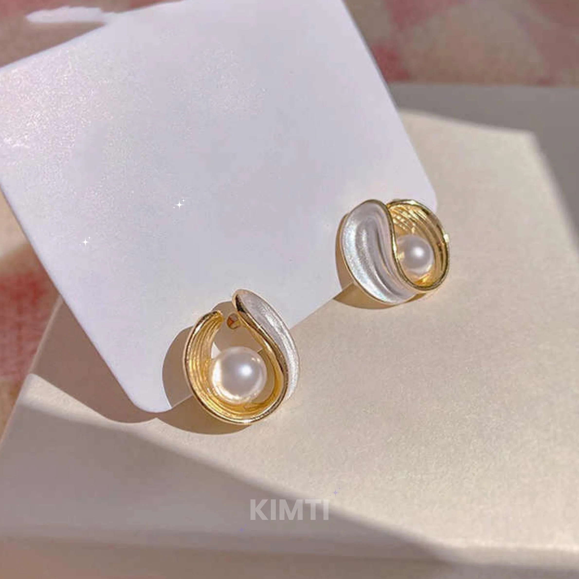 White Pearl Stud Earring - Image 6