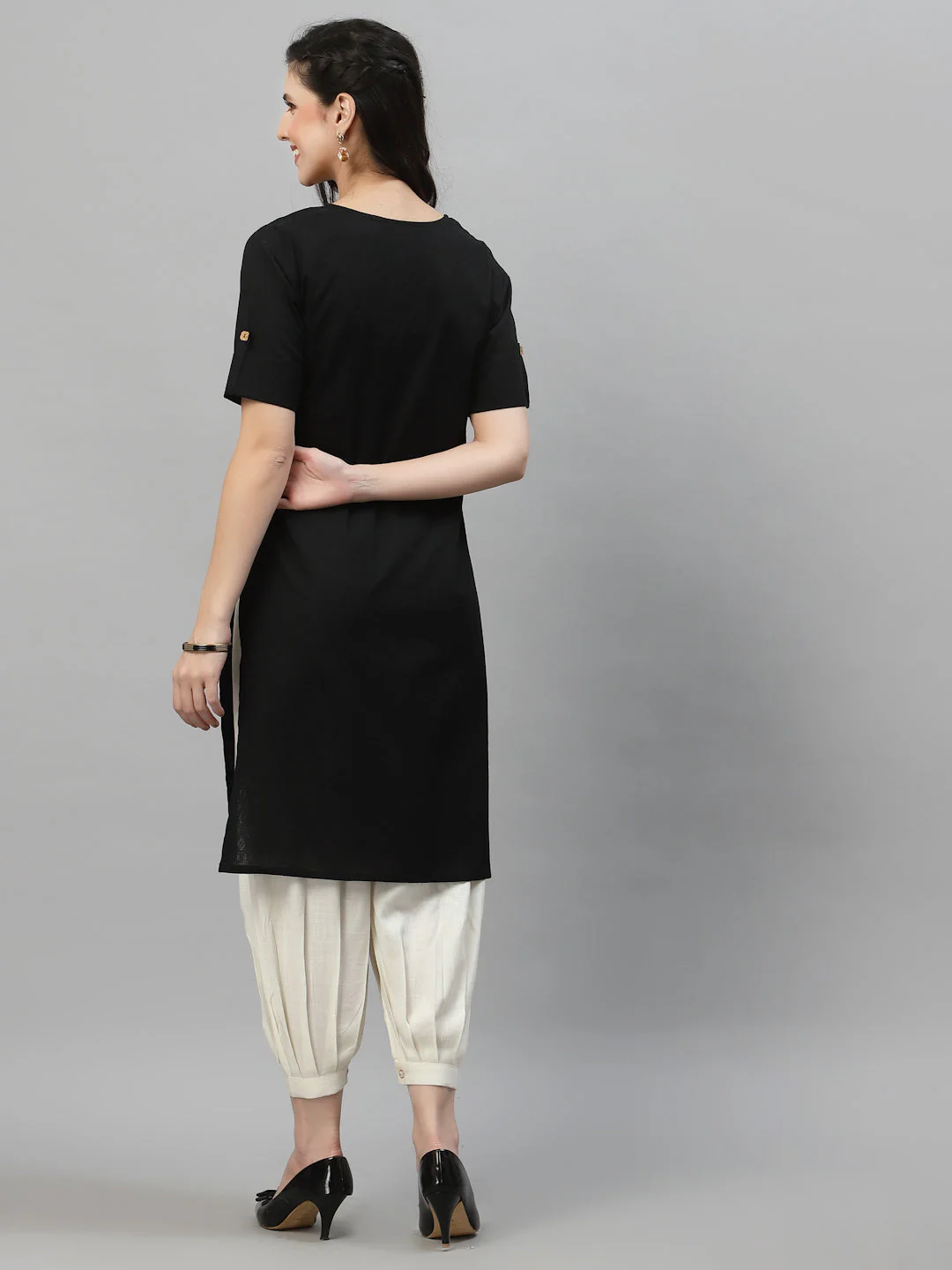 Women Black Cotton Solid Knee Length Kurta - Image 2
