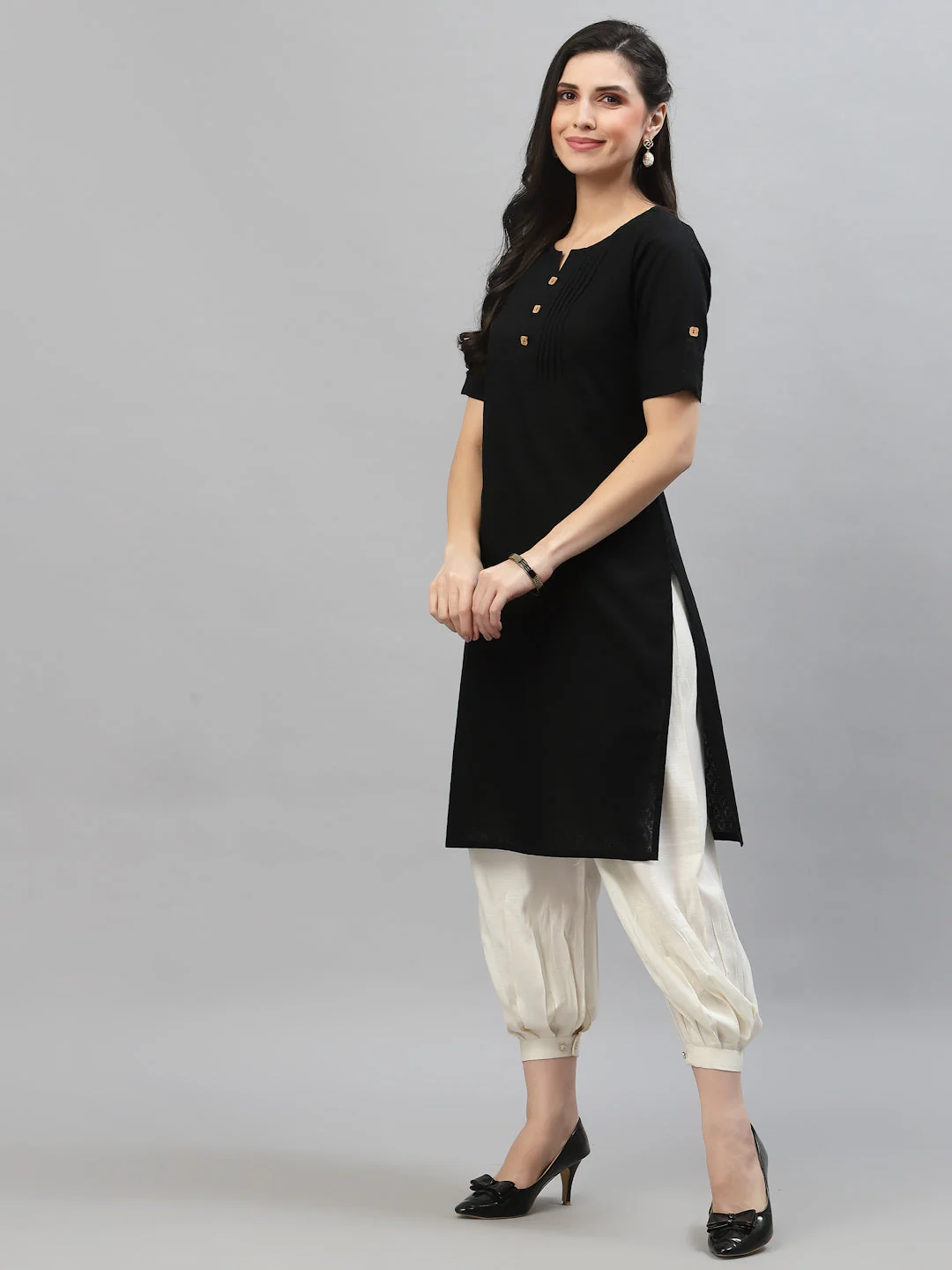 Women Black Cotton Solid Knee Length Kurta - Image 3