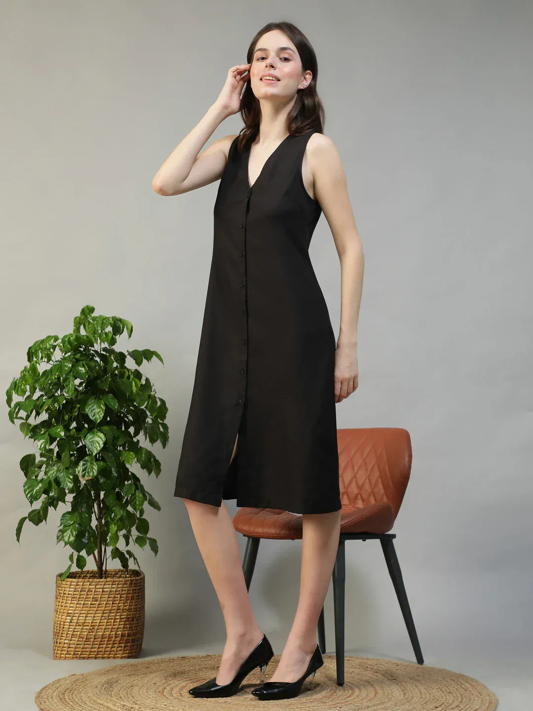 Women Black Sleeveless Button Down Knee-Length Dress - Image 4