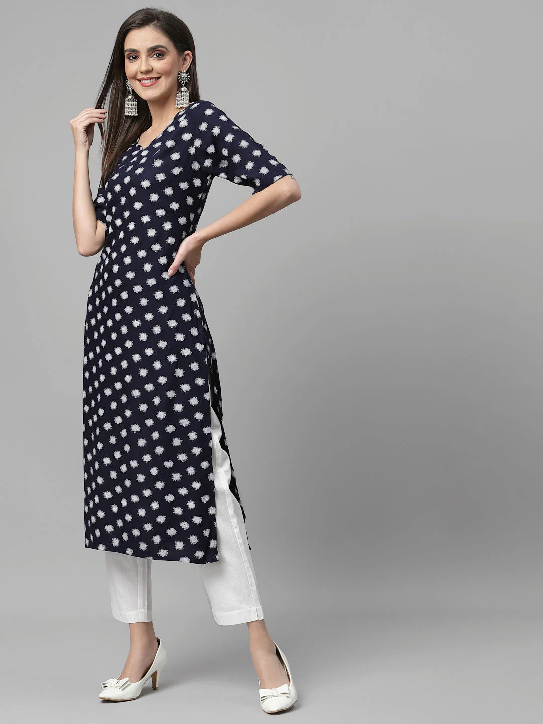 Women Blue Abstract Print Straight Kurta - Image 4