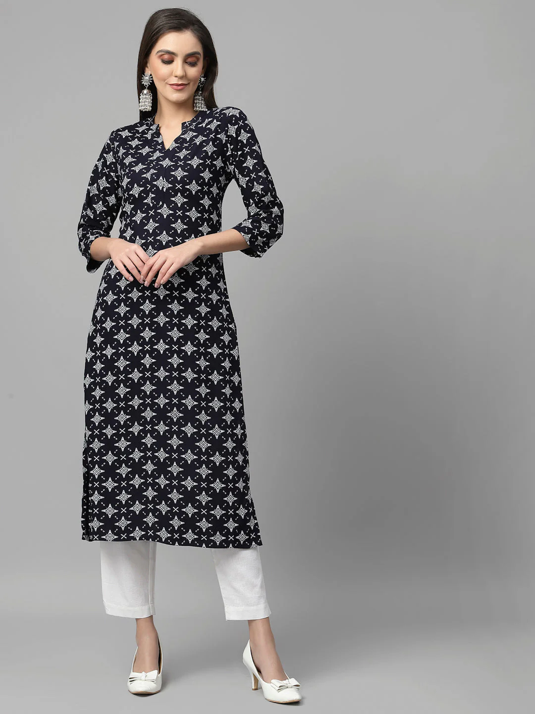 Women Blue Geometric Print Kurta - Image 3