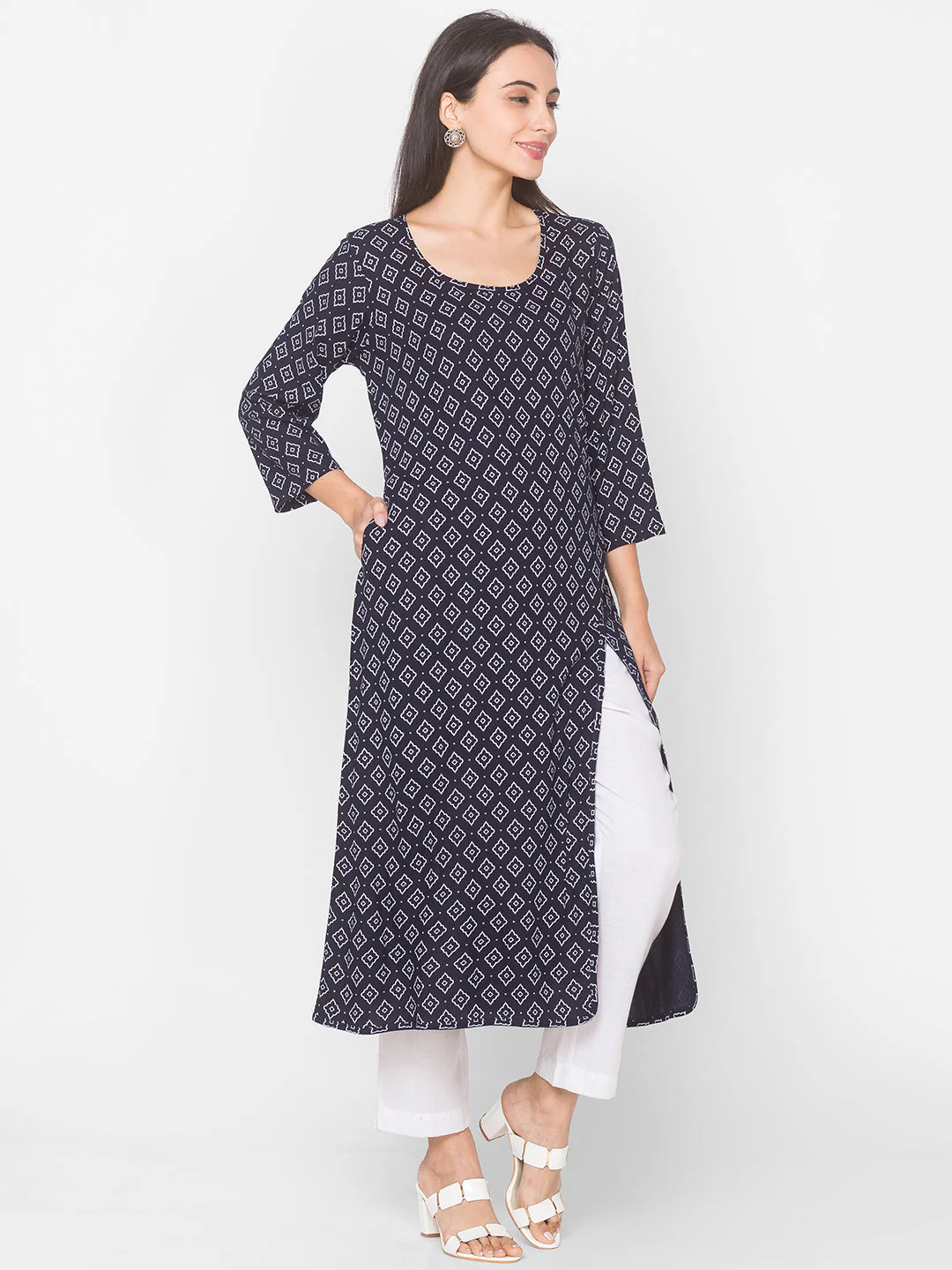 Women Blue & White Front Slit Kurta