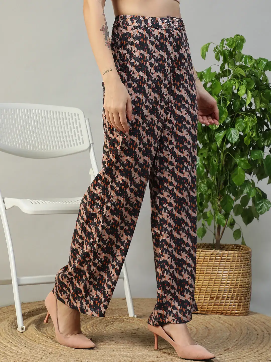 Women Brown Abstract Print Straight Pants with Elastic Waist - Image 5