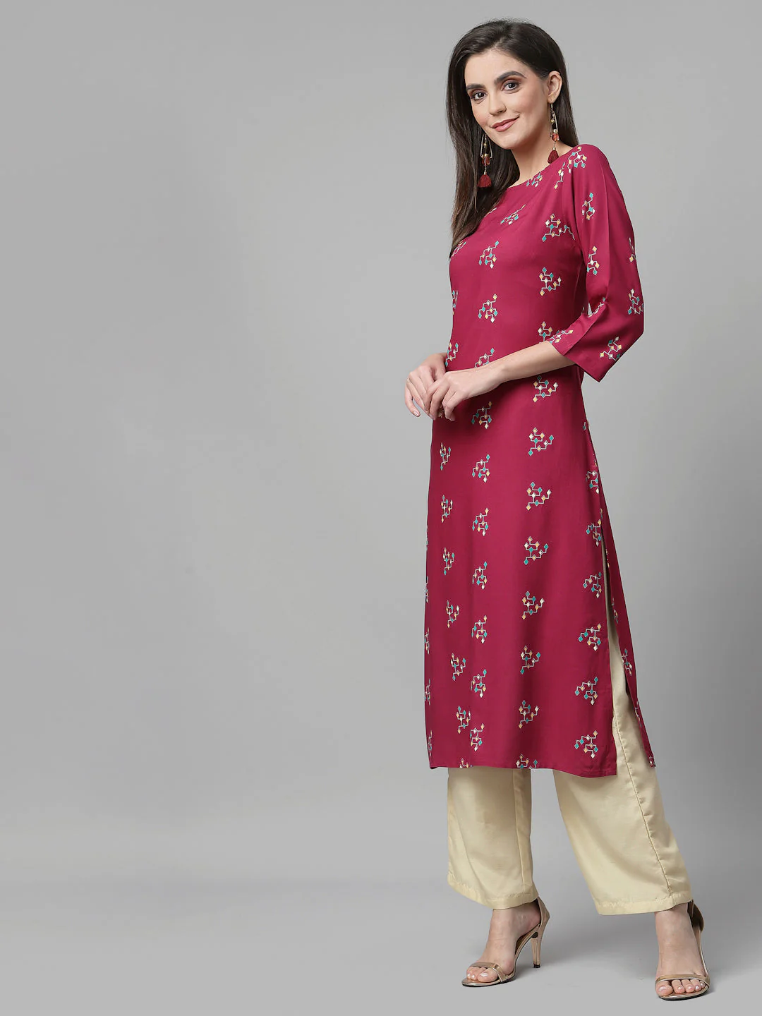 Women Dark Pink Boat Neck Kurta - Image 4
