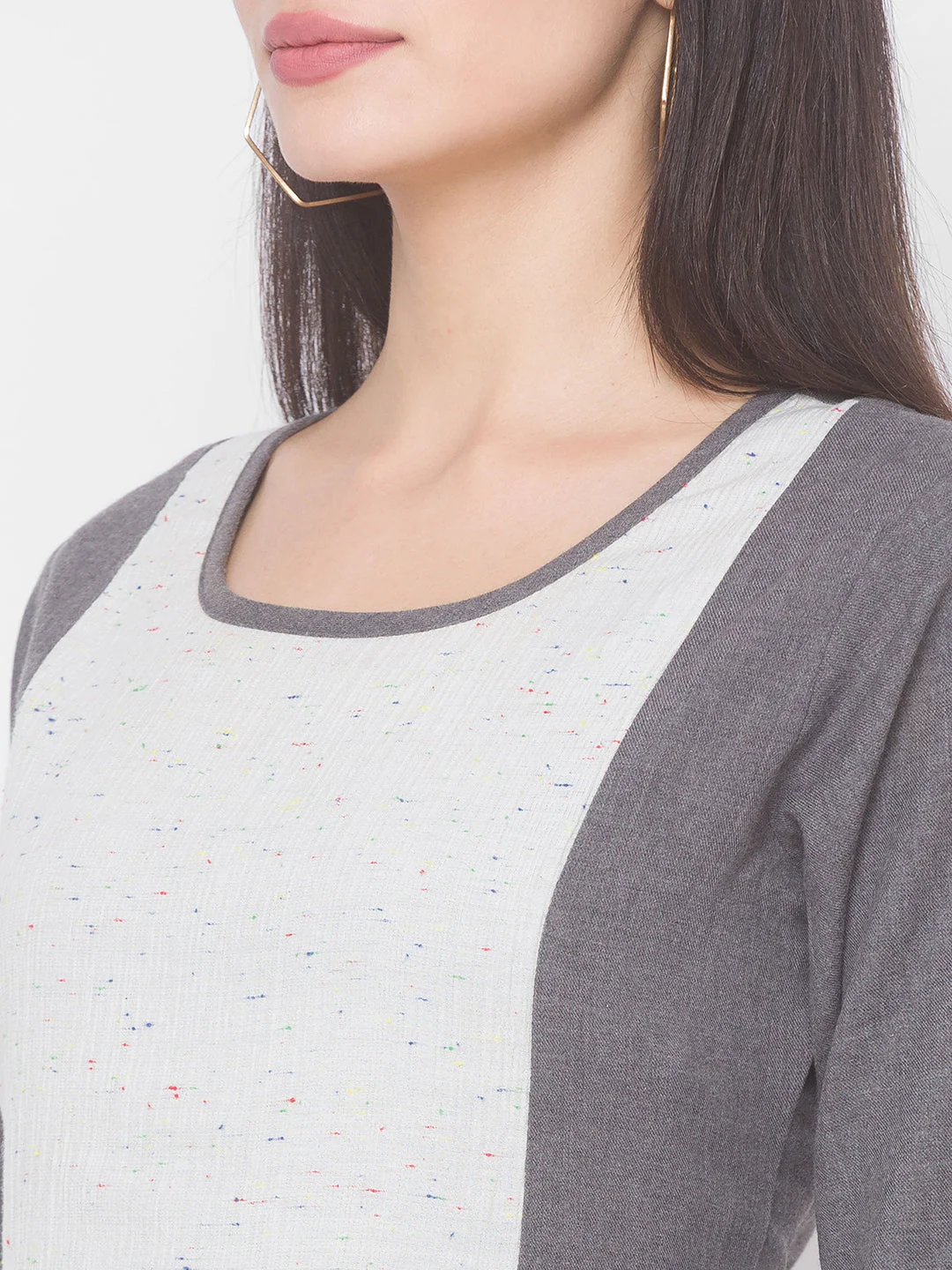 Women Grey Round Neck Flared Kurta - Image 5