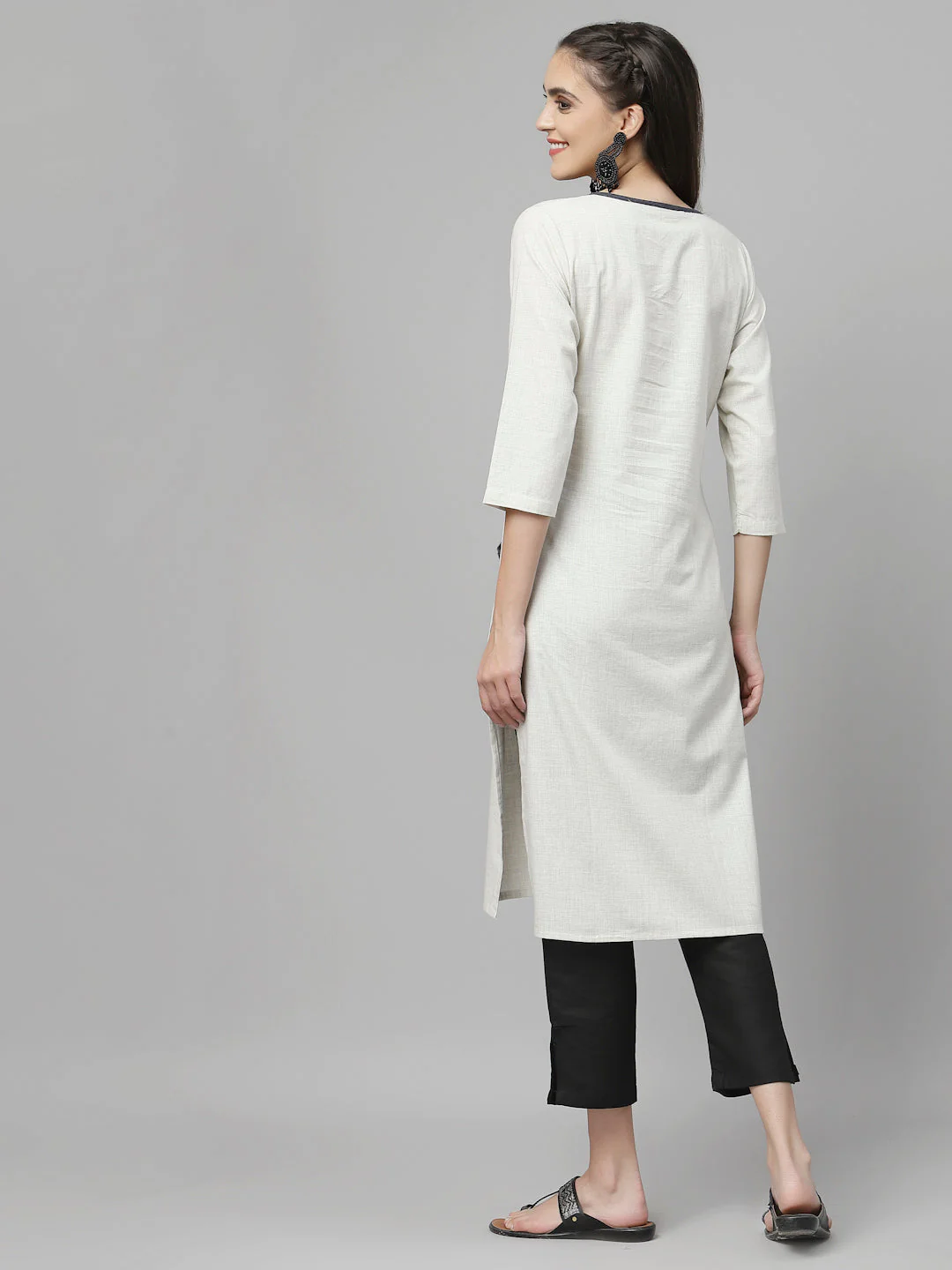 Women Light Grey Pure Cotton Kurta with Pocket - Image 3
