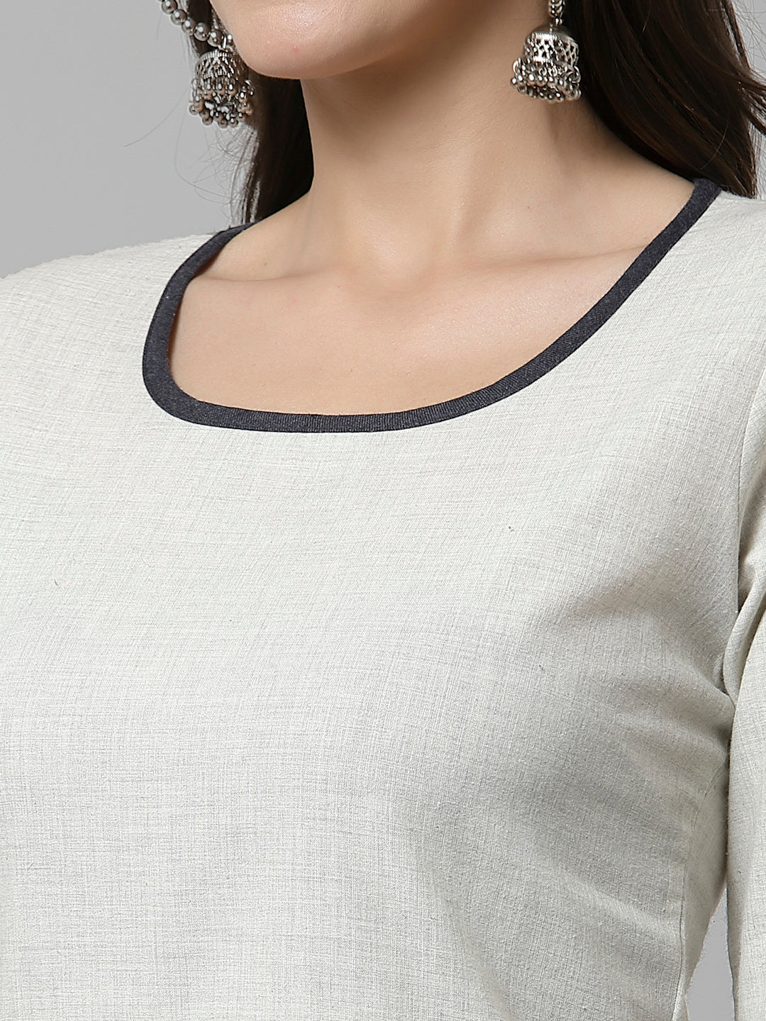 Women Light Grey Pure Cotton Kurta with Pocket - Image 5