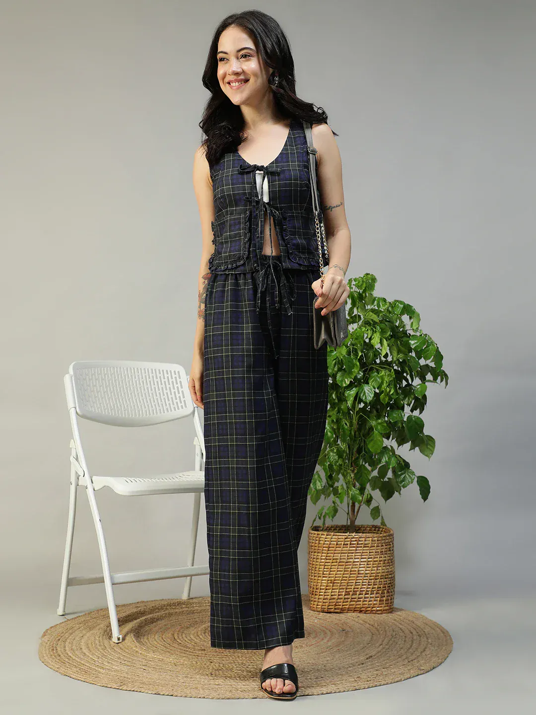 Women Navy Check Slub V-Neck Sleeveless Tie-Up Top With Front Pockets - Image 7