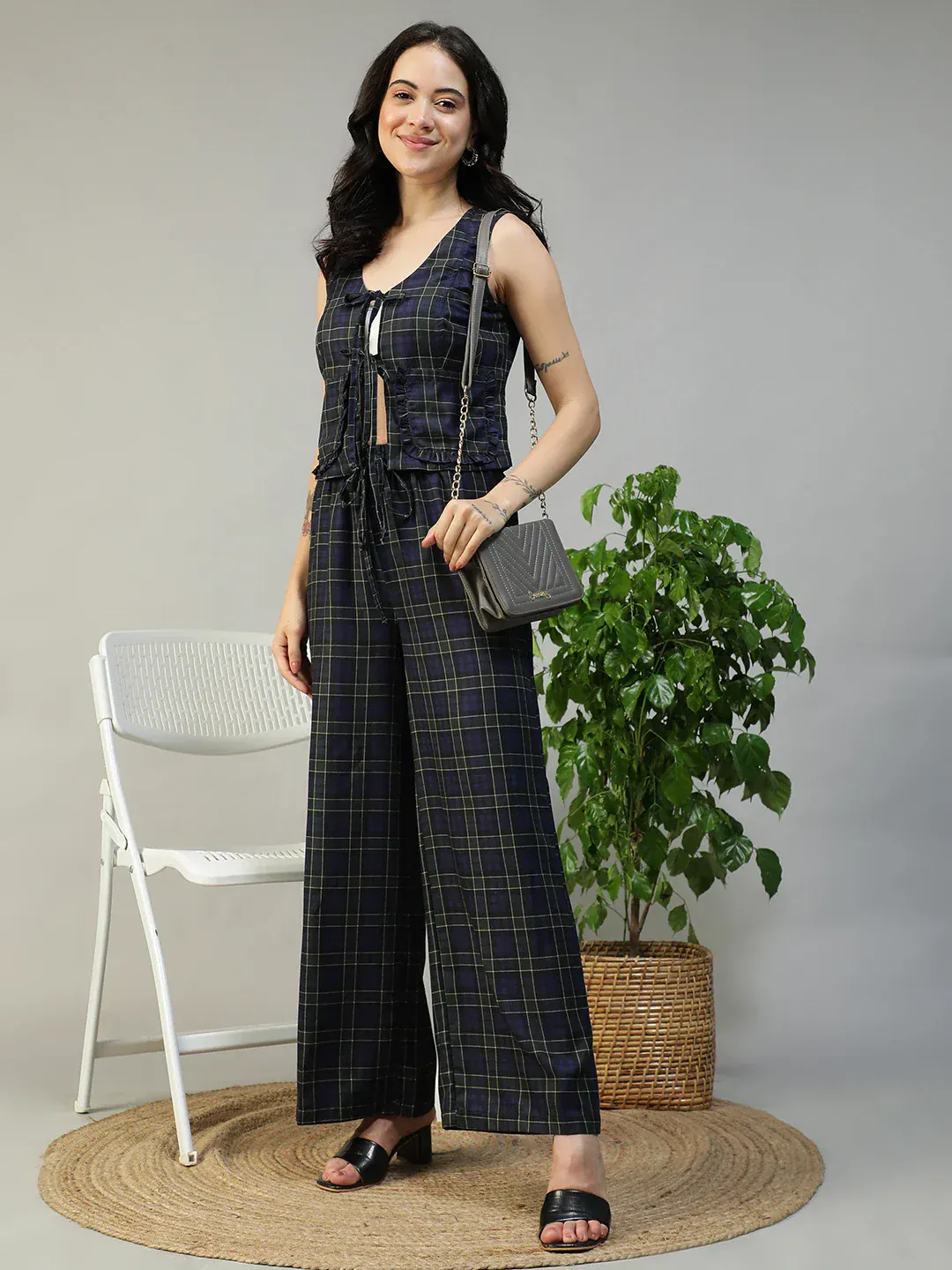 Women Navy Check Slub V-Neck Sleeveless Tie-Up Top With Front Pockets - Image 8