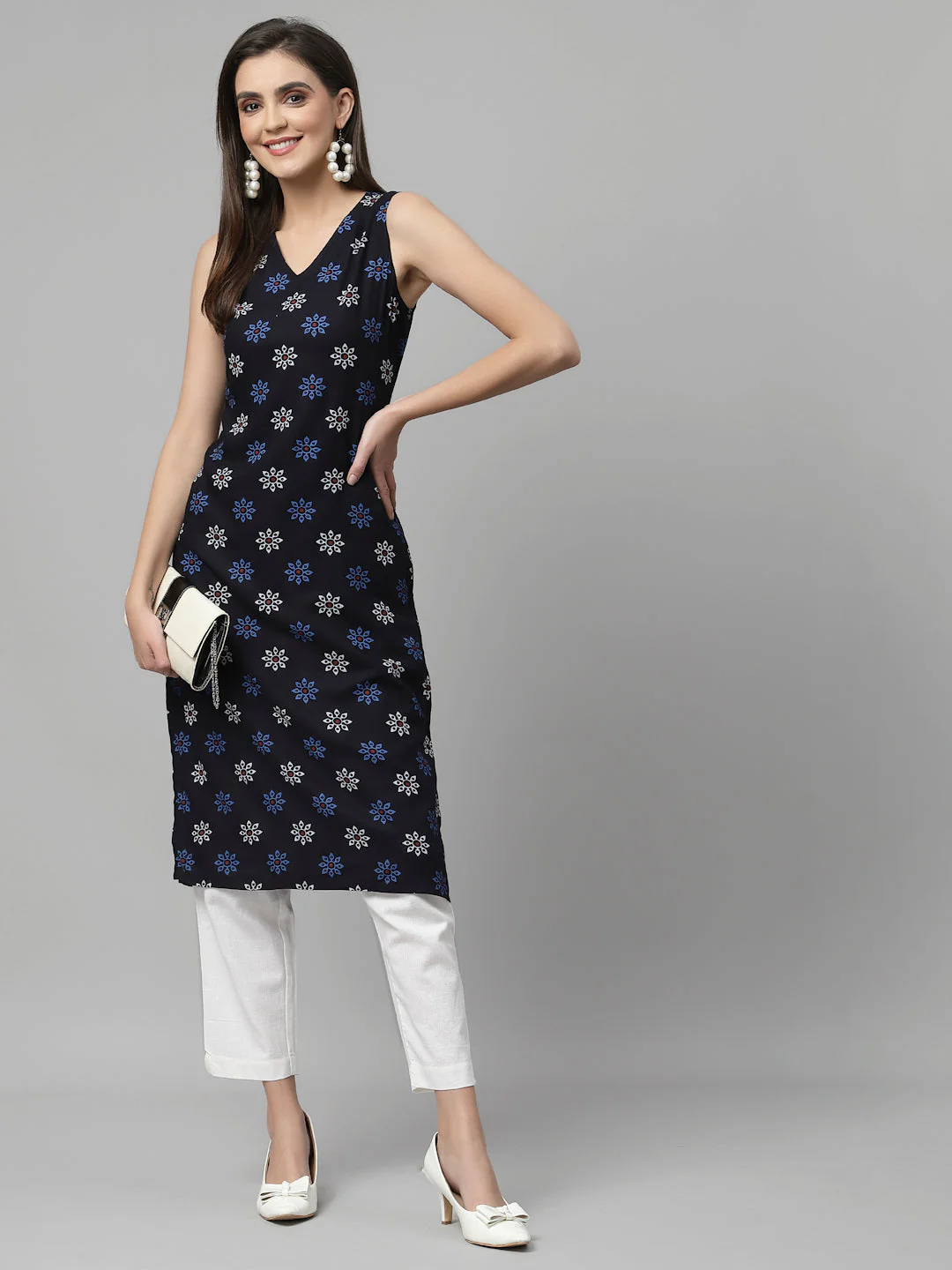 Women Navy Printed Sleeveless Kurta