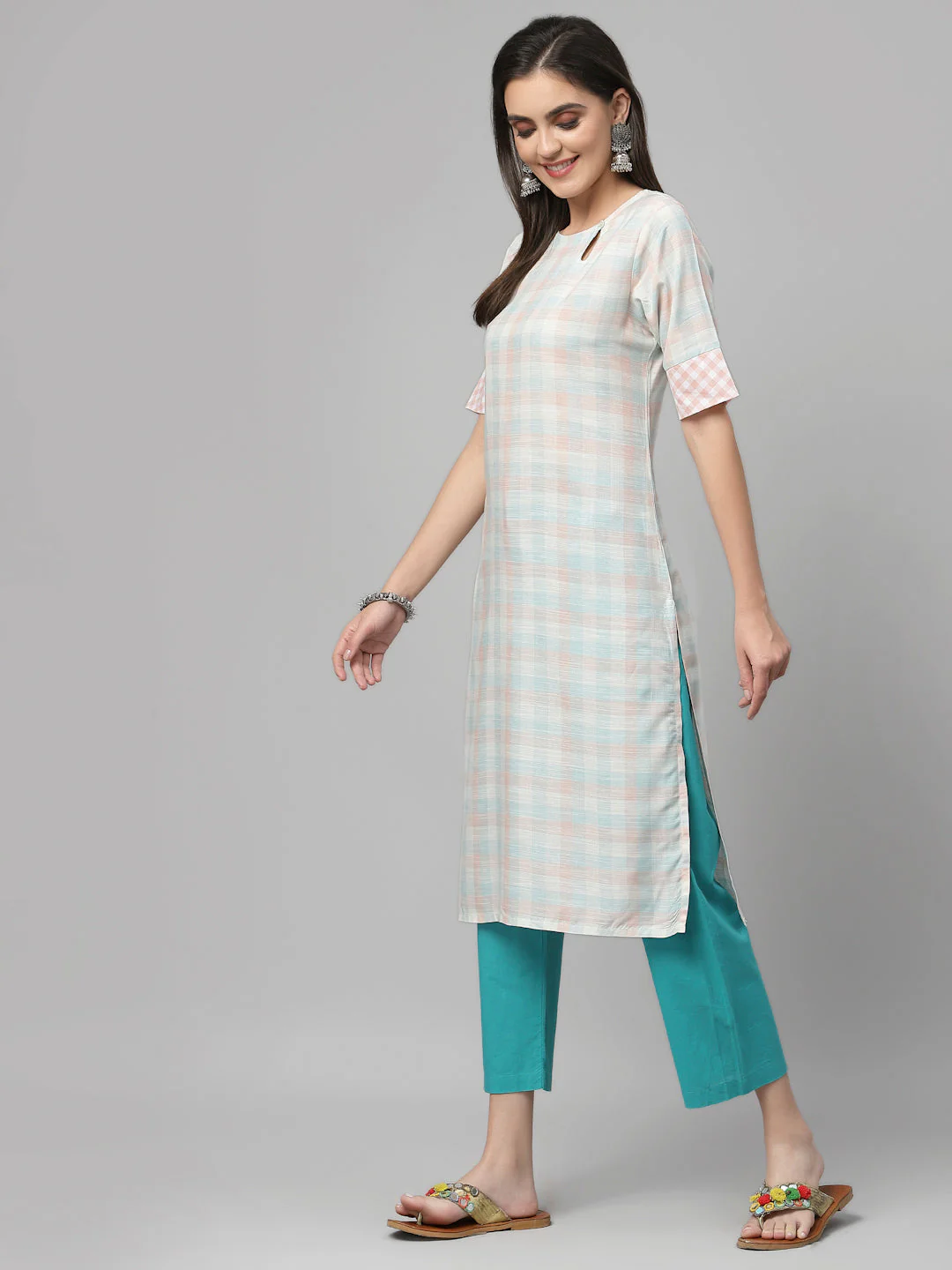 Women Pastel Checked Keyhole Neck Straight Kurta - Image 3
