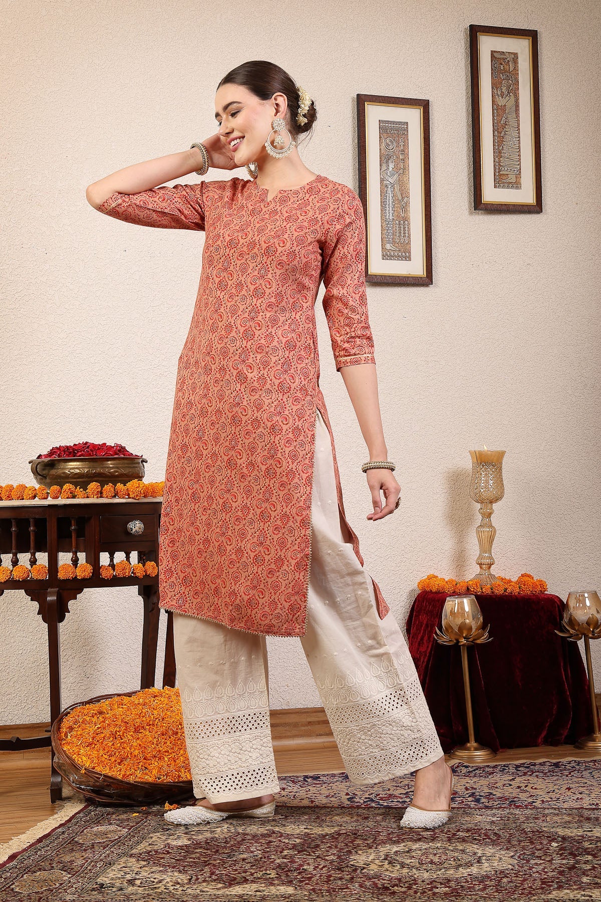Women Pink Kurta With Lace - Image 3