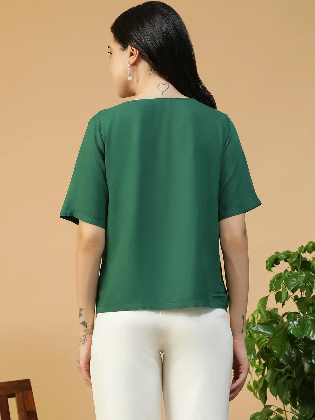 Women Solid Green V-Neck Button Down Top With Front Pockets - Image 4