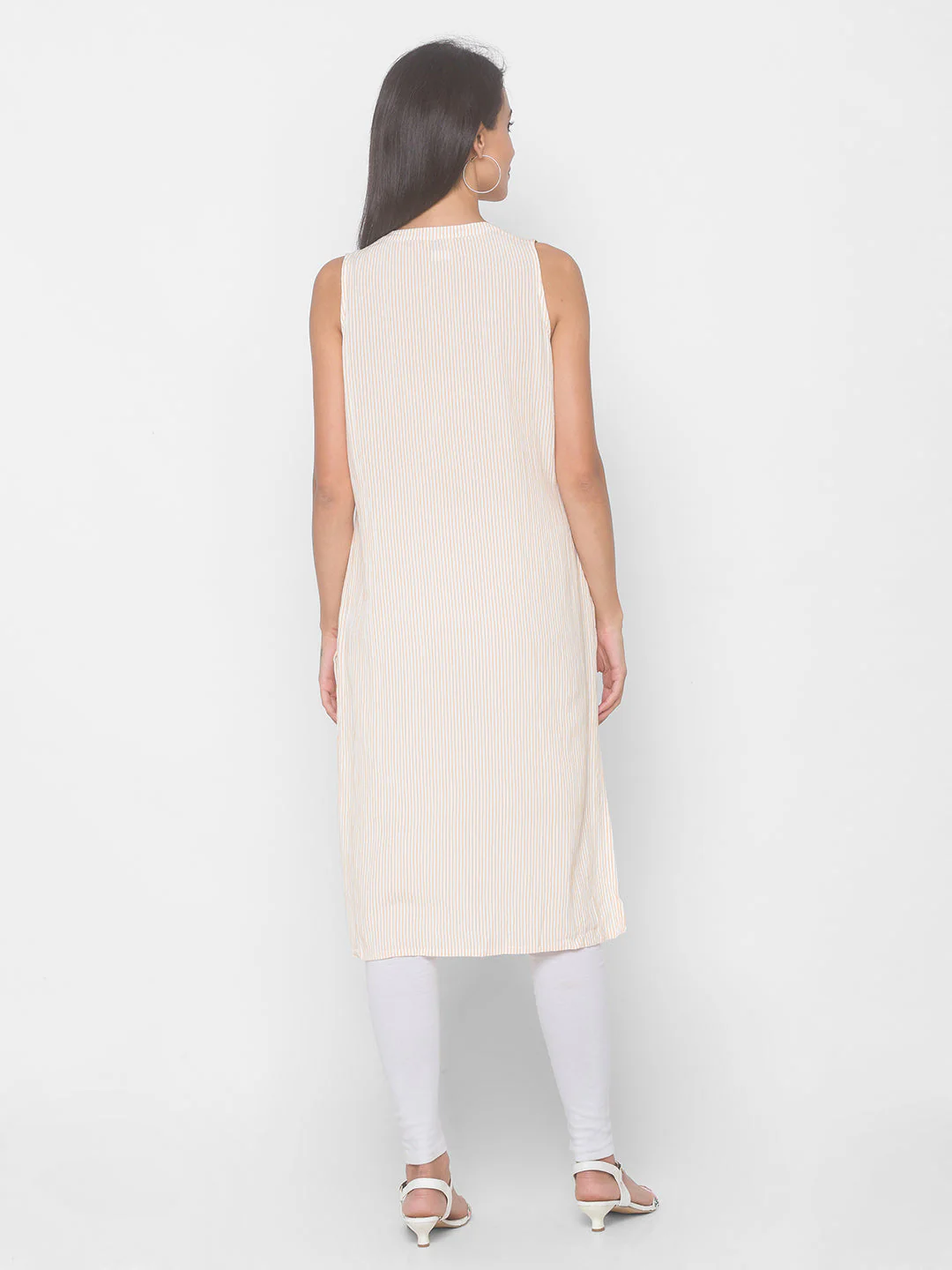Women White & Orange Sleeveless Kurta - Image 3