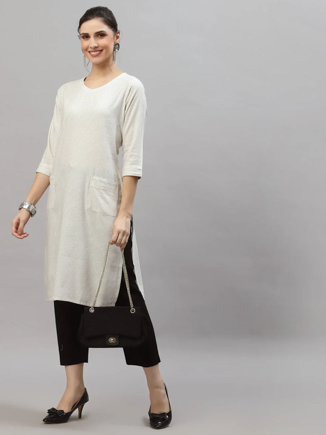 Women White Striped Kurta With Front Pockets - Image 2