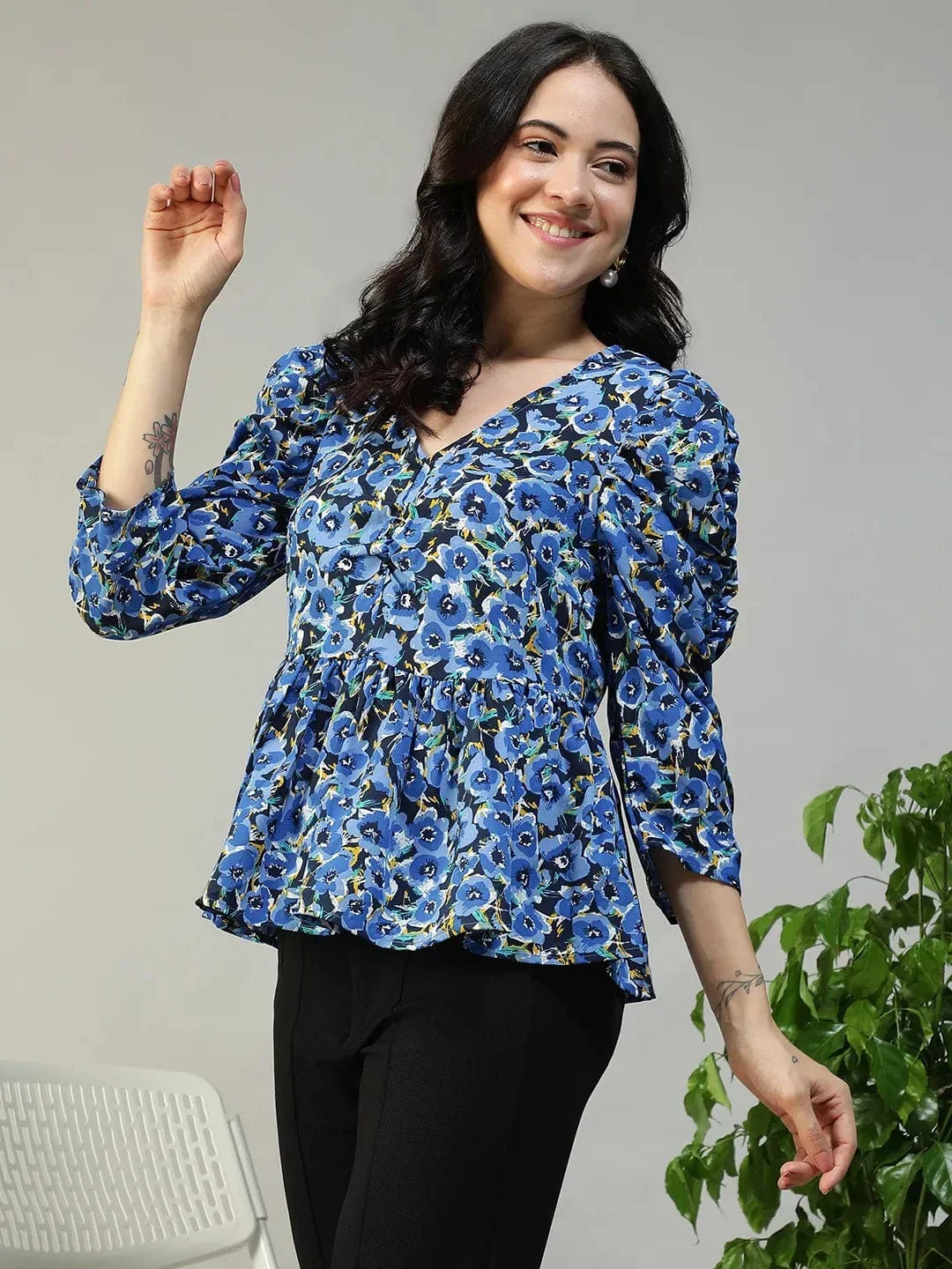 Women's Blue Floral Puff Sleeve Top - Image 3