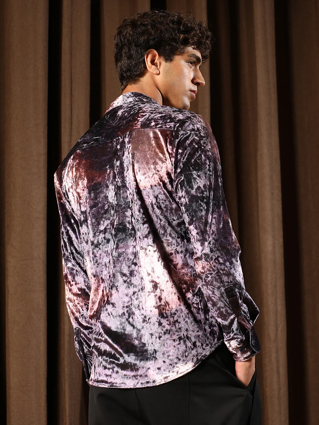 XYNG Contrast-Blur Imprint Velvet Shirt - Image 4