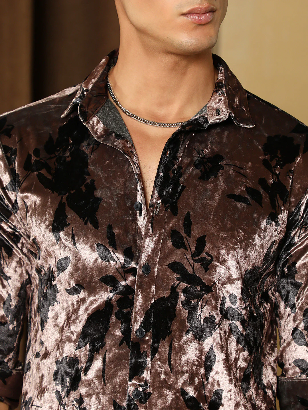 XYNG Contrast-Botanical Imprint Velvet Shirt - Image 7