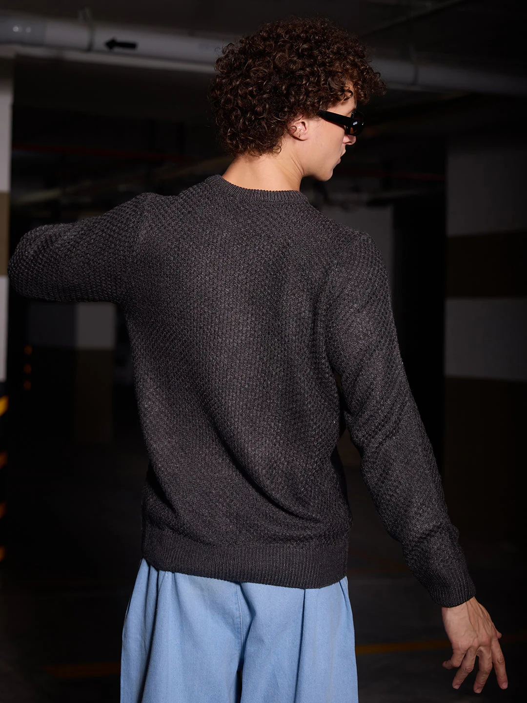 XYNG Solid Knitted Pullover Sweater - Image 4
