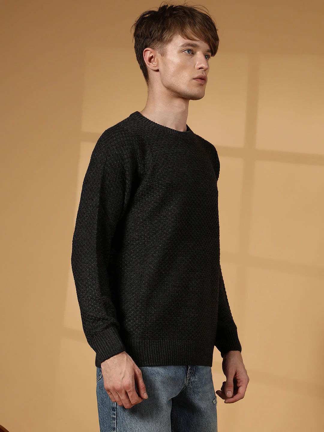 XYNG Solid Knitted Pullover Sweater - Image 7
